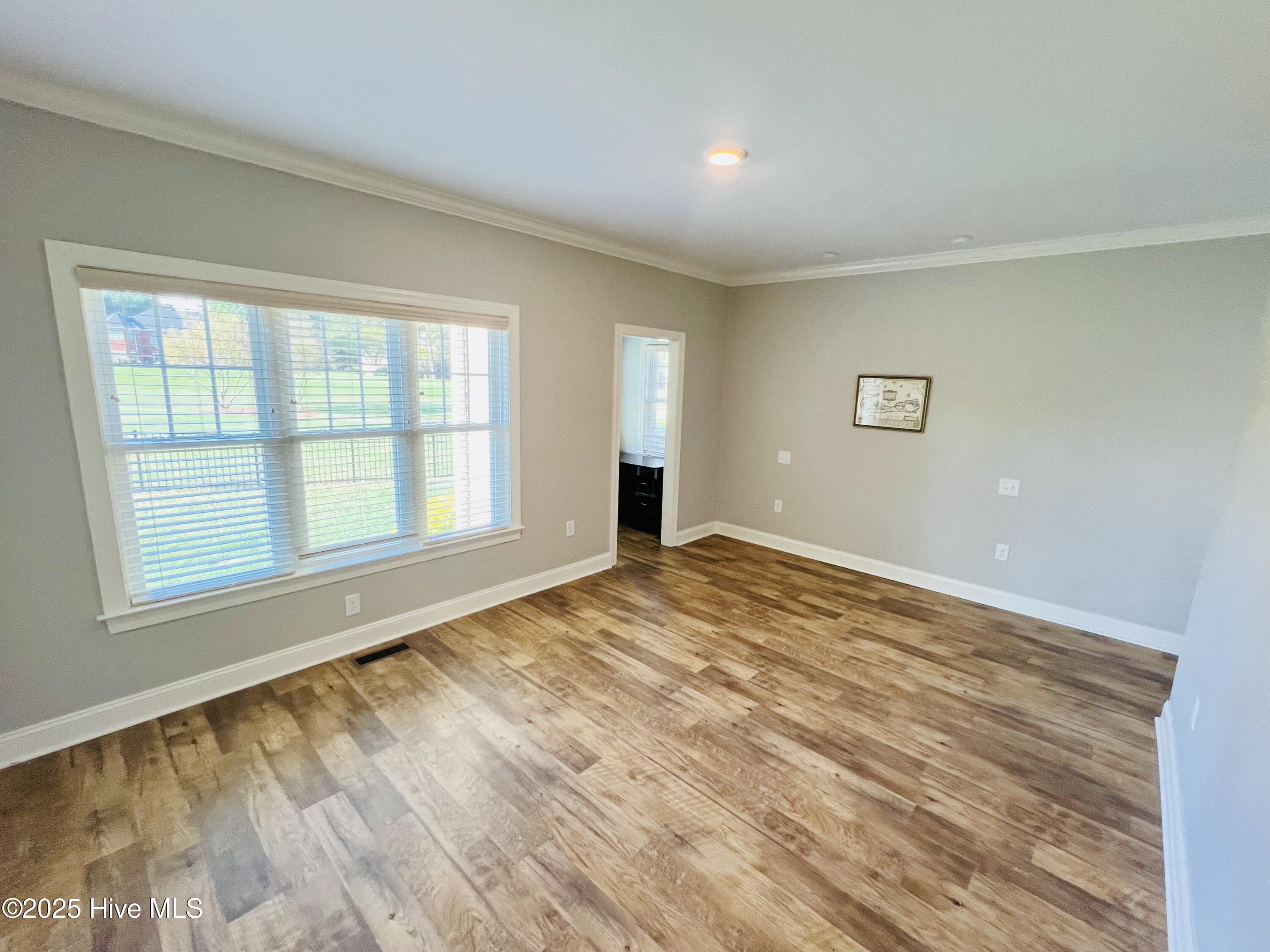 4915 Country Club Drive Property Photo 17