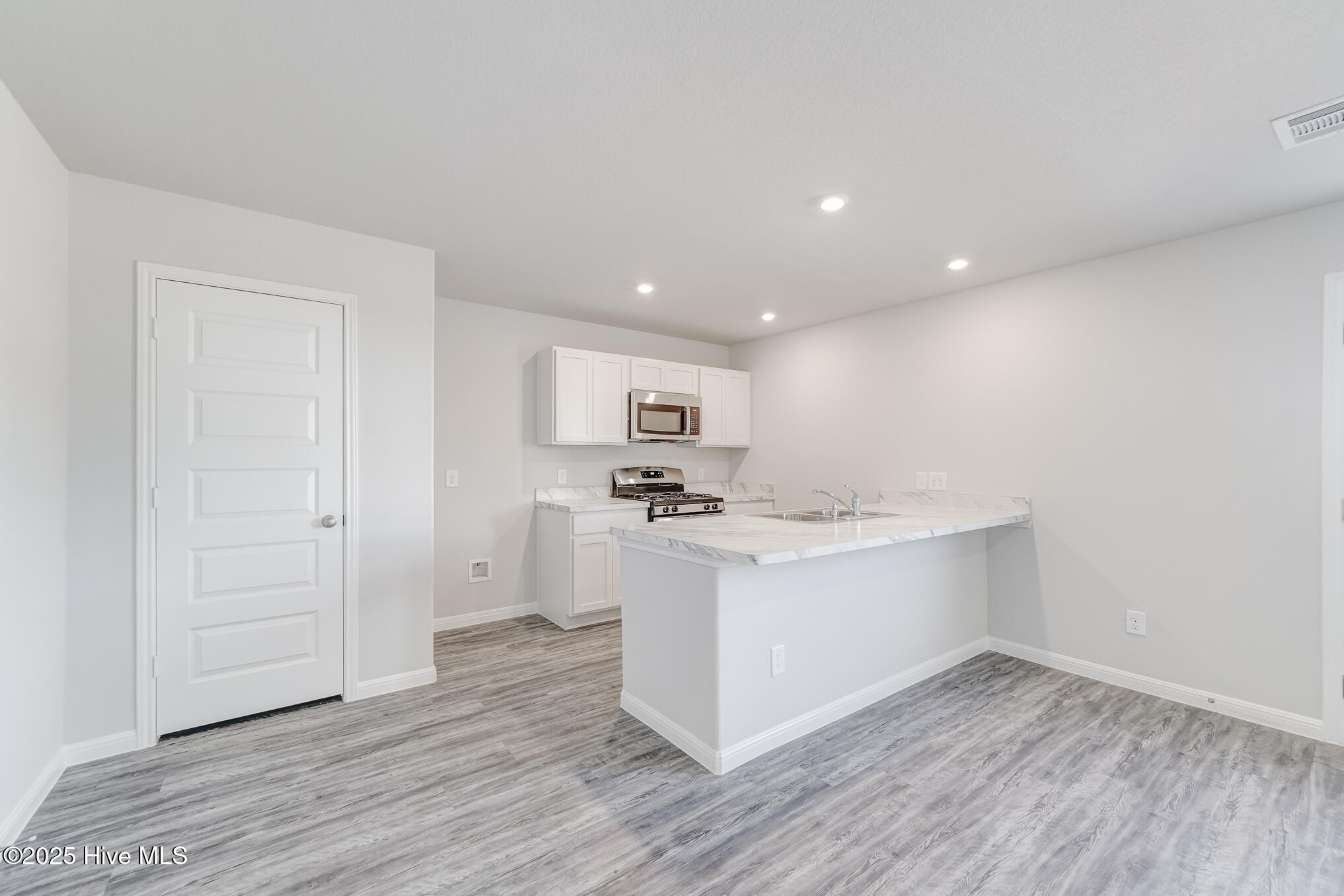 107 Institute Road Property Photo 2