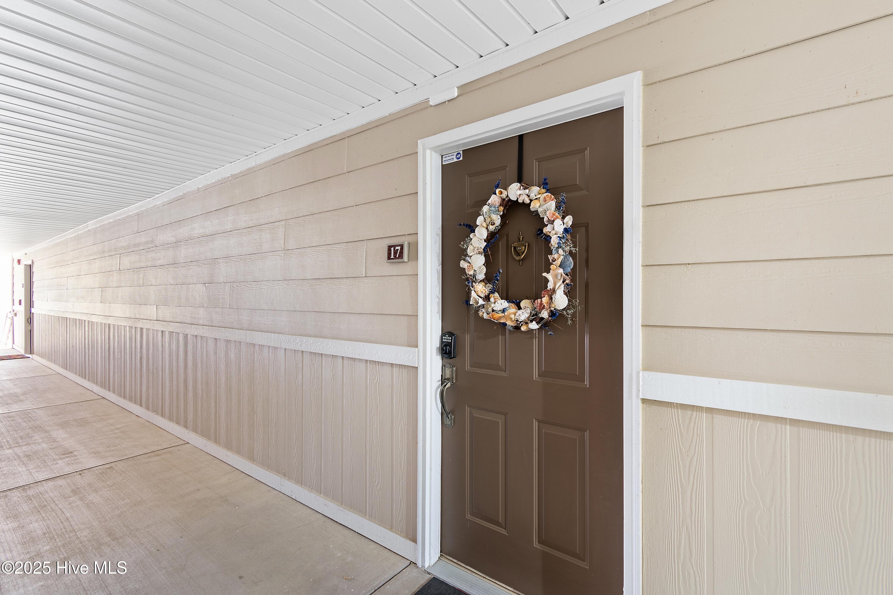 260 S Crow Creek Drive 17 Property Photo 2