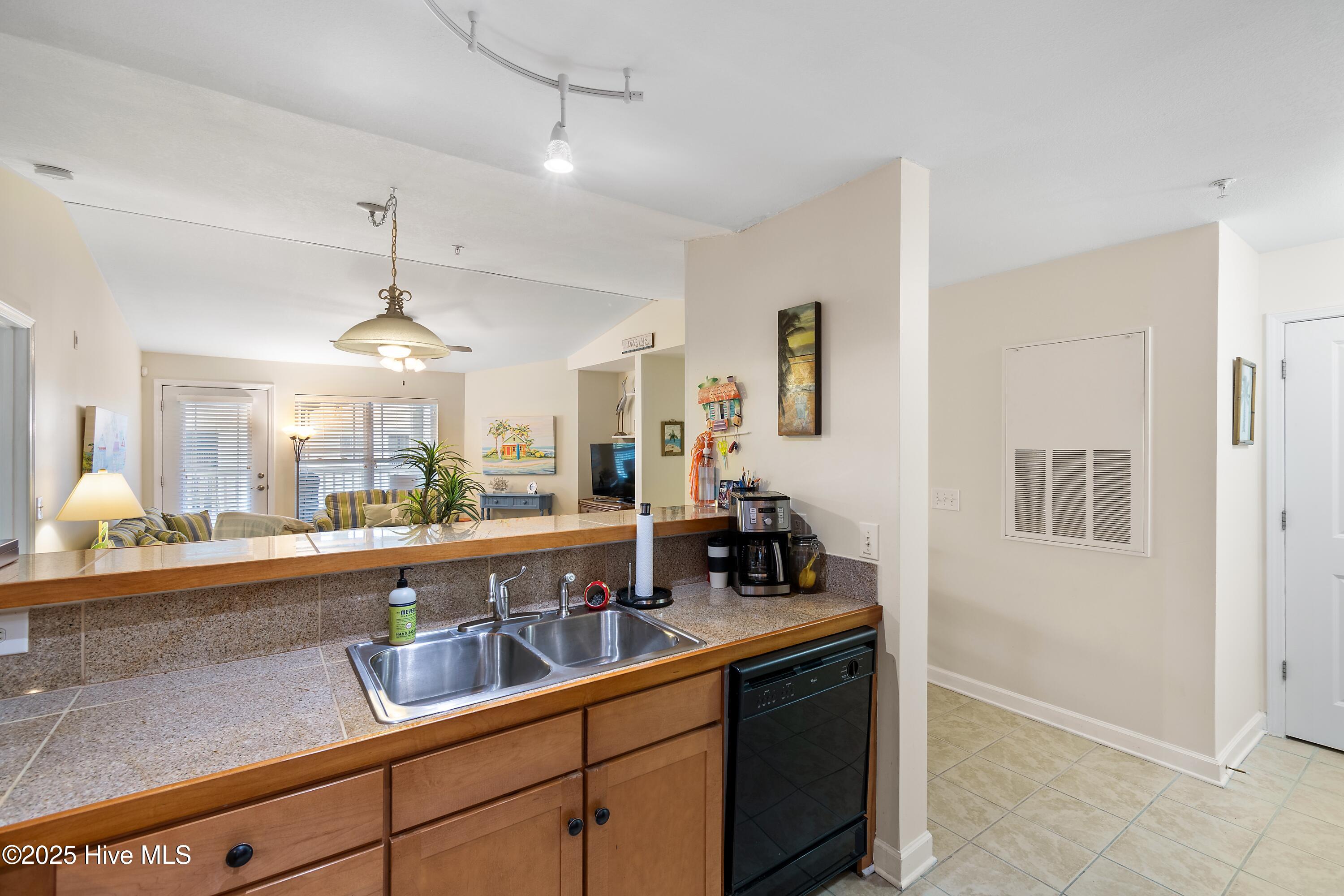 260 S Crow Creek Drive 17 Property Photo 7