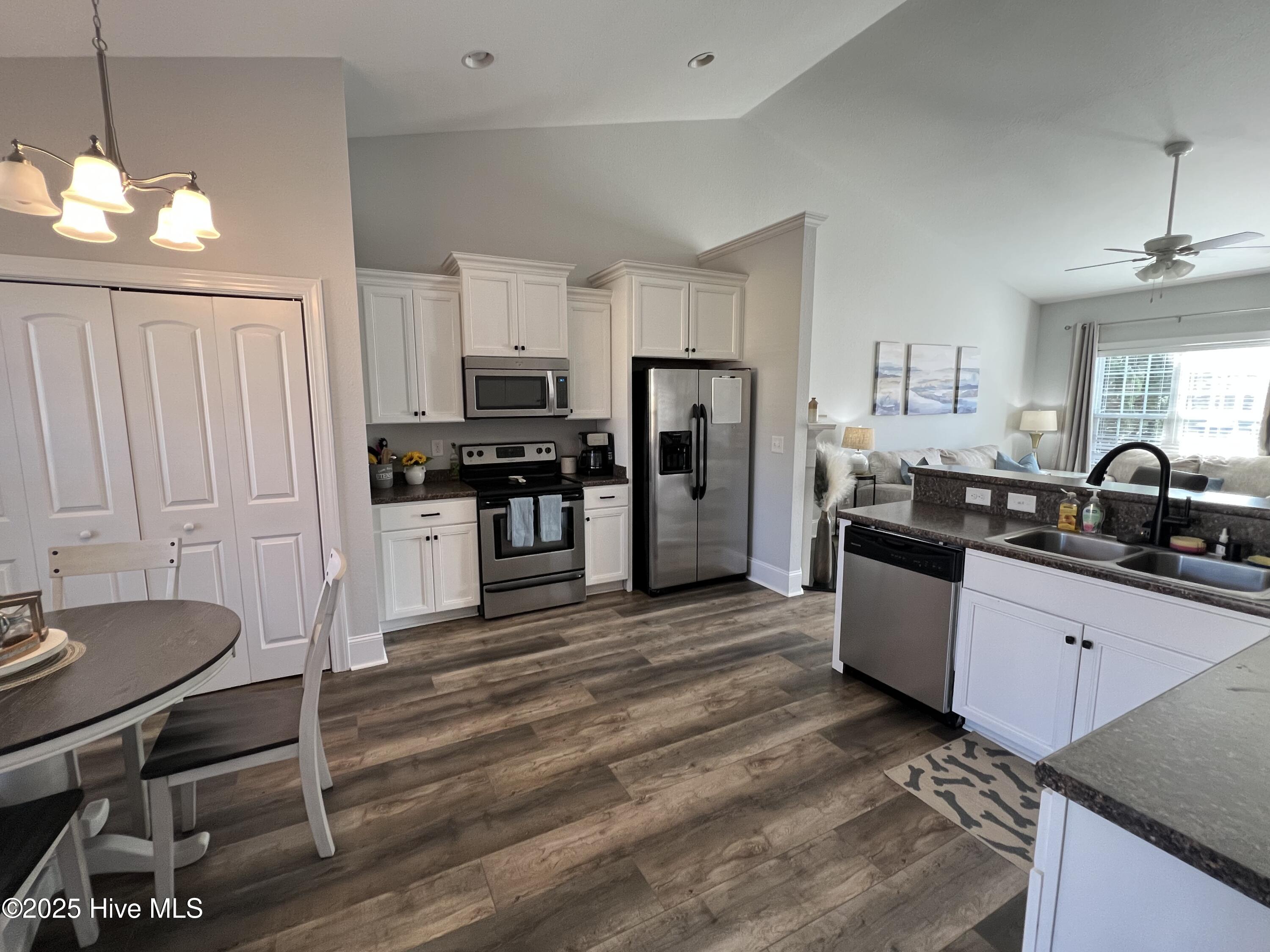 3344 Ellsworth Drive Property Photo 6