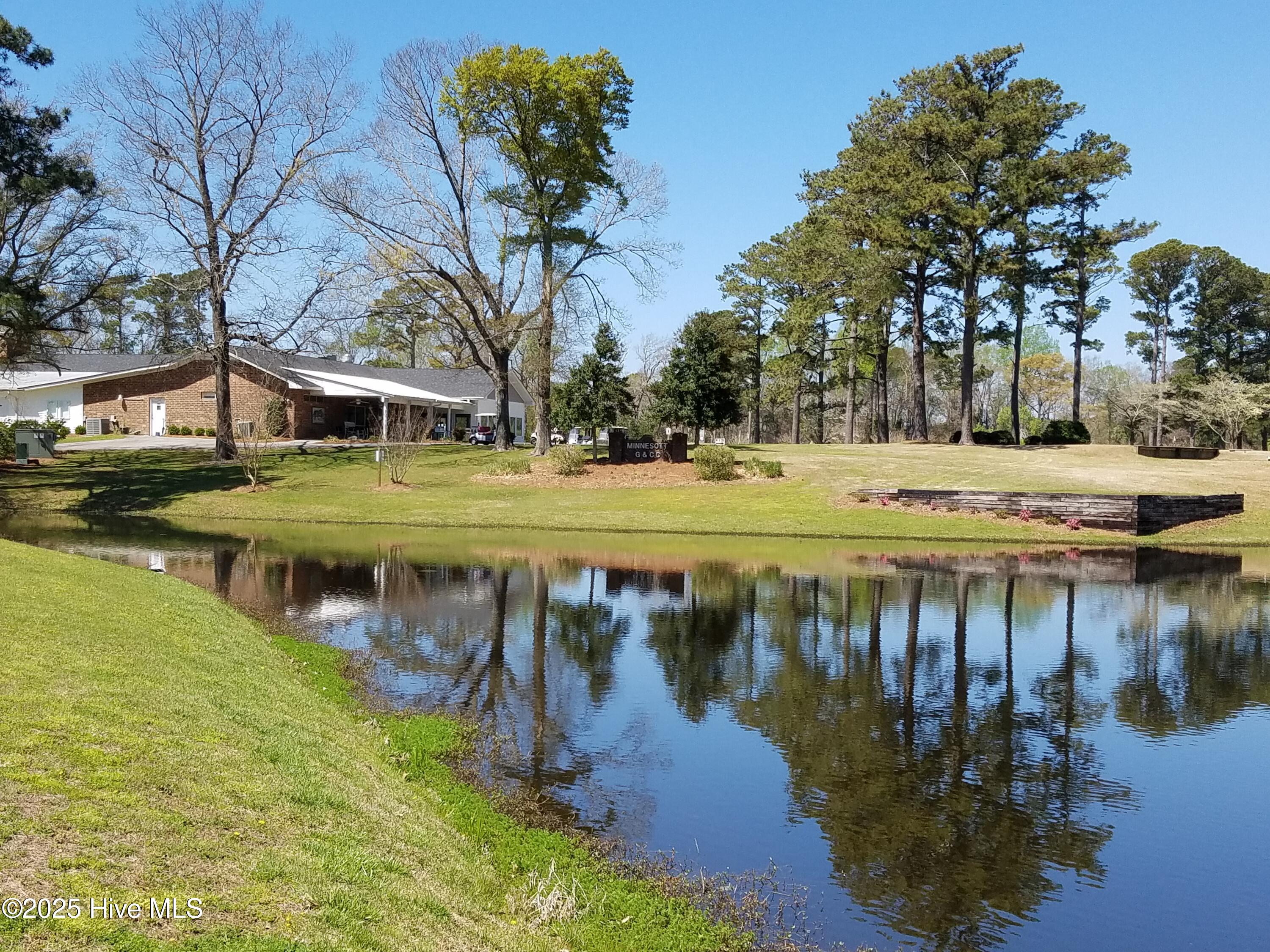 461 Country Club Drive Property Photo 4