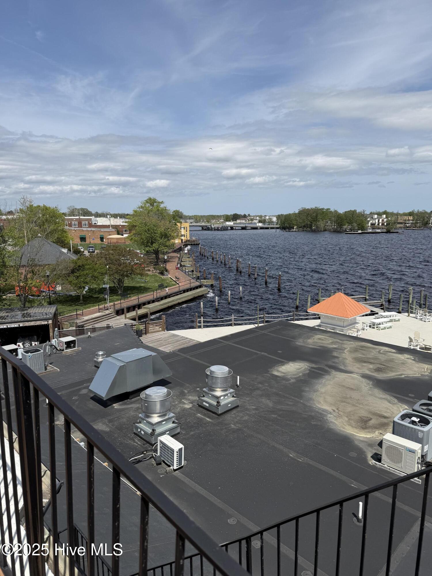 301/302 S Water Street Property Photo 45