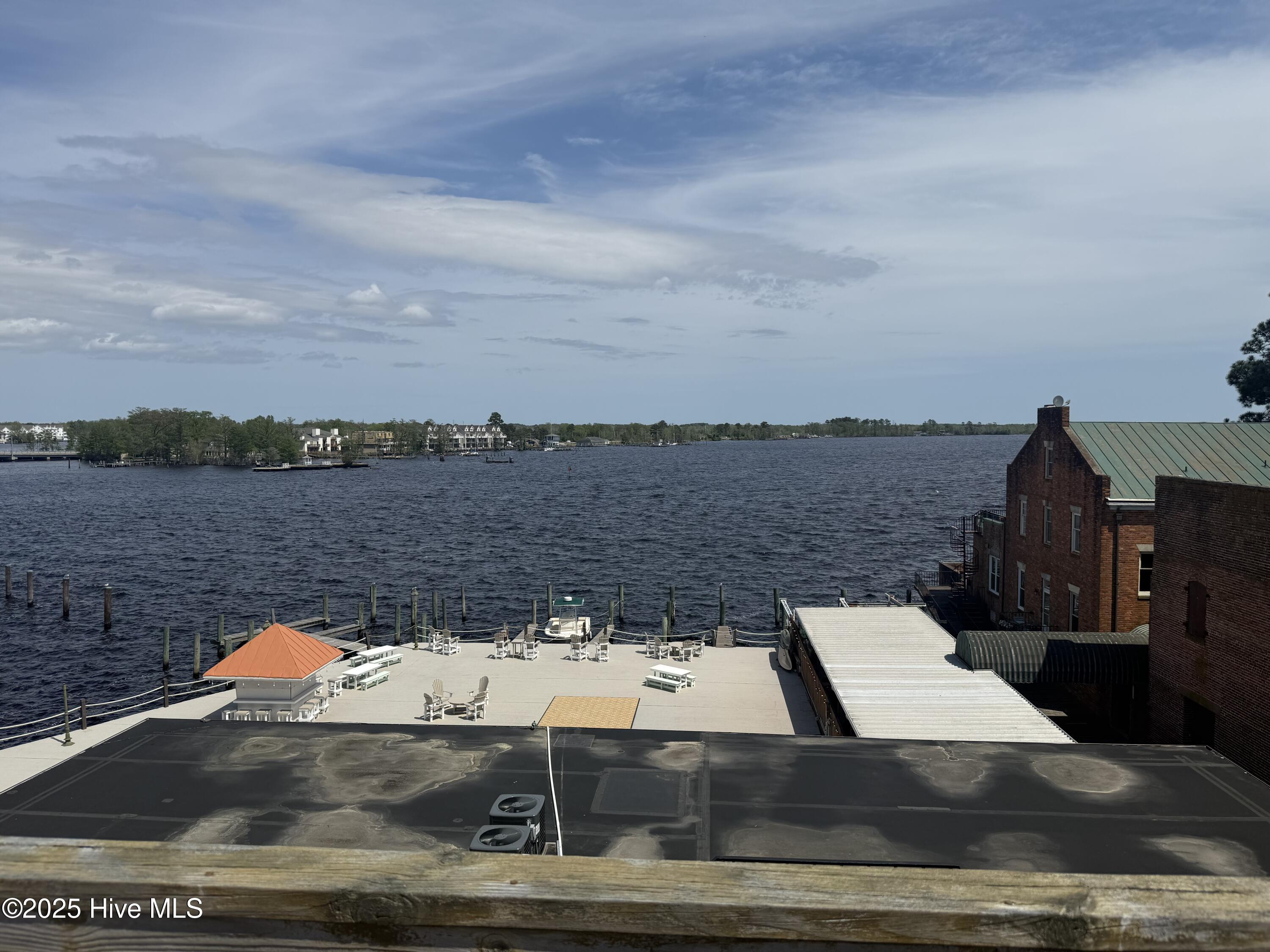 301/302 S Water Street Property Photo 46