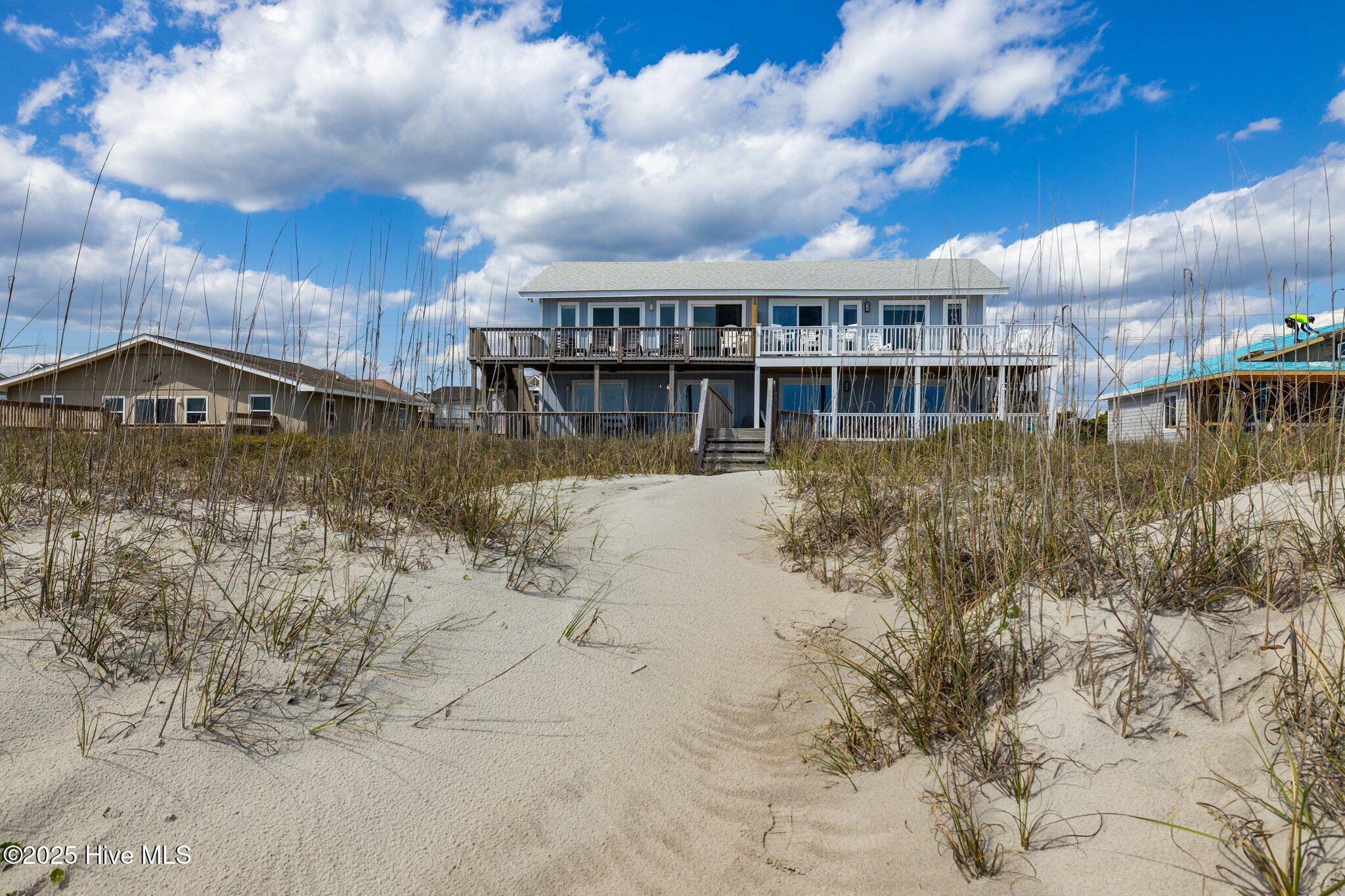 2003 Ocean Drive West Property Photo