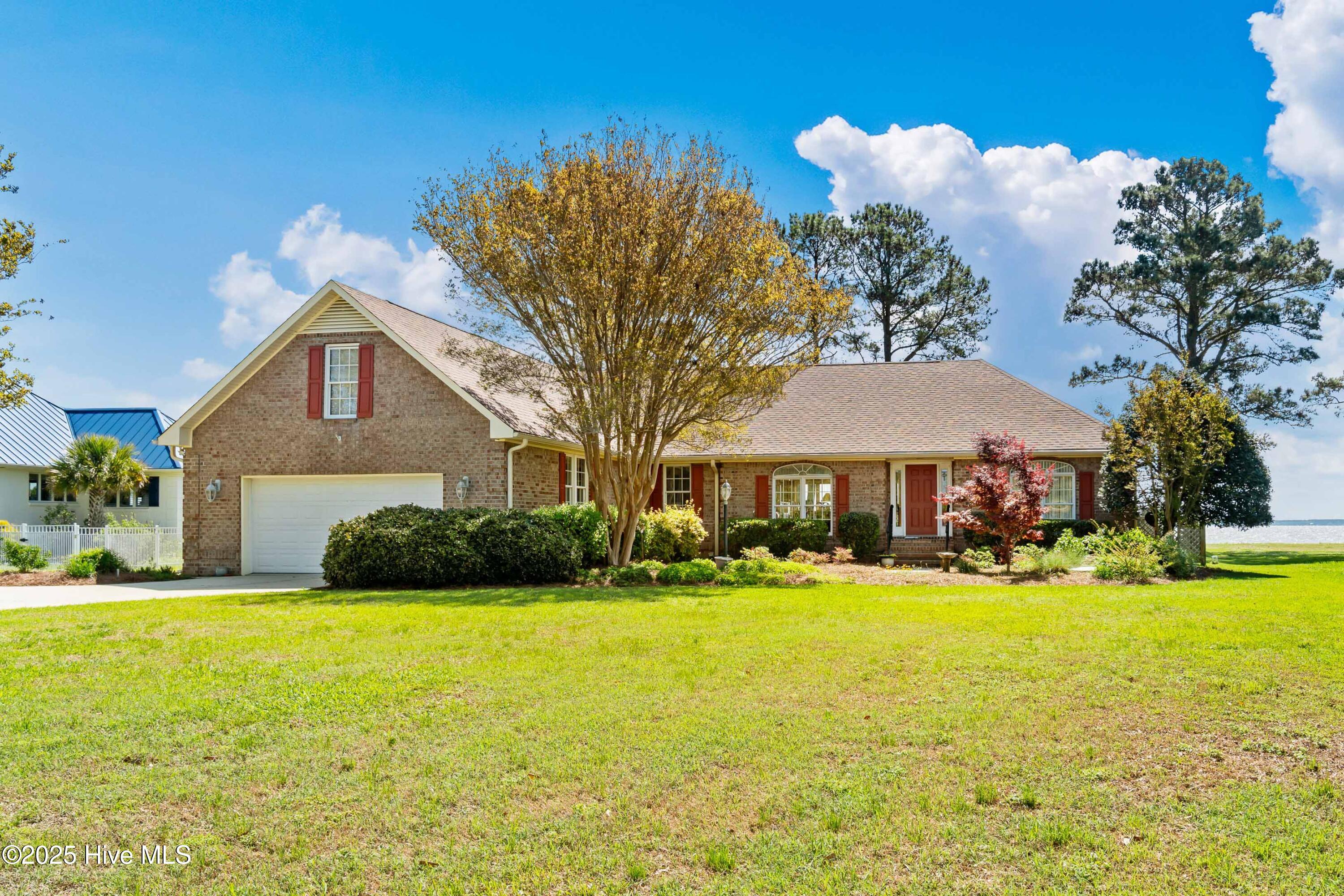 6042 Dolphin Road Property Photo 4