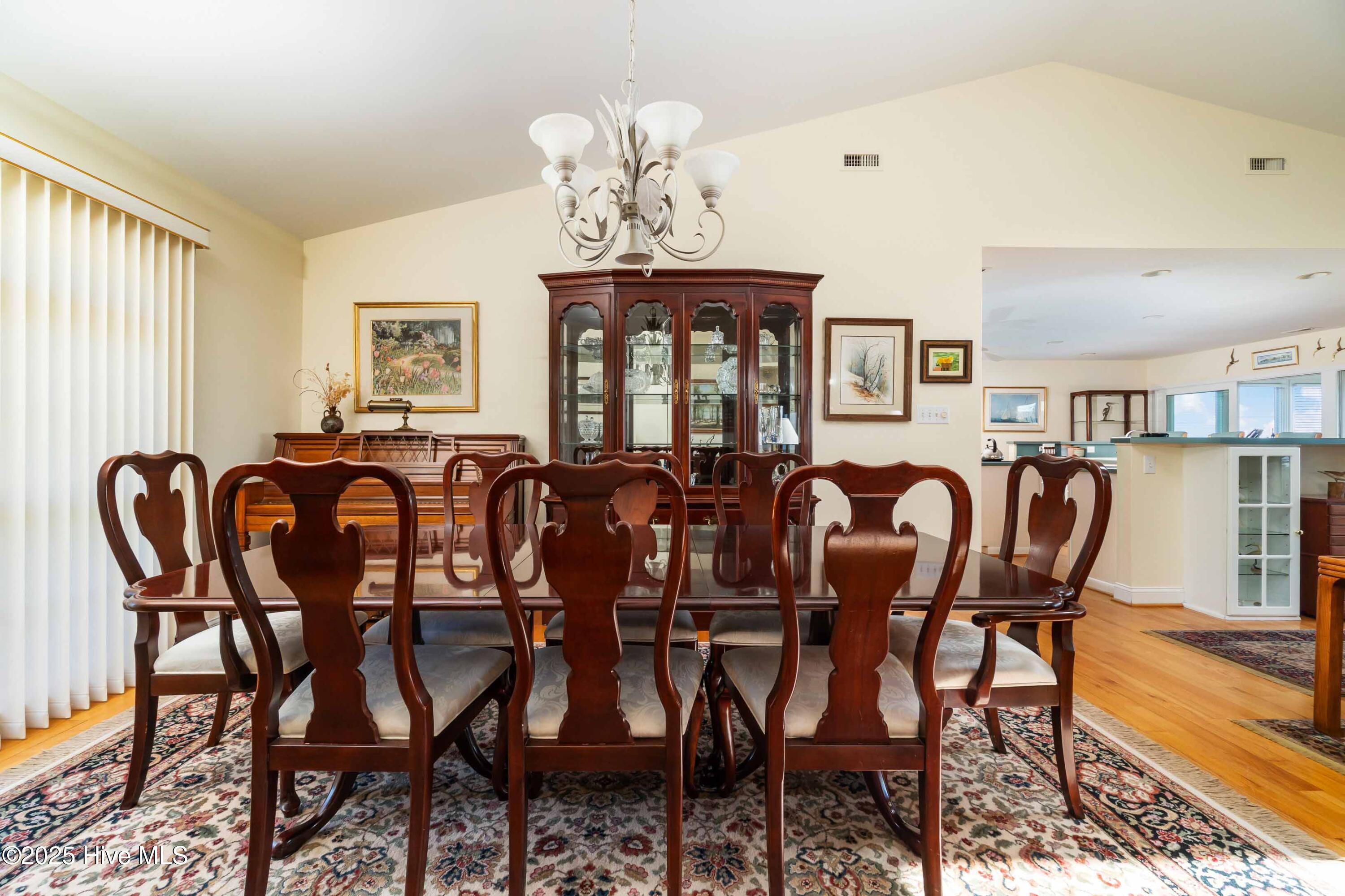 6042 Dolphin Road Property Photo 10