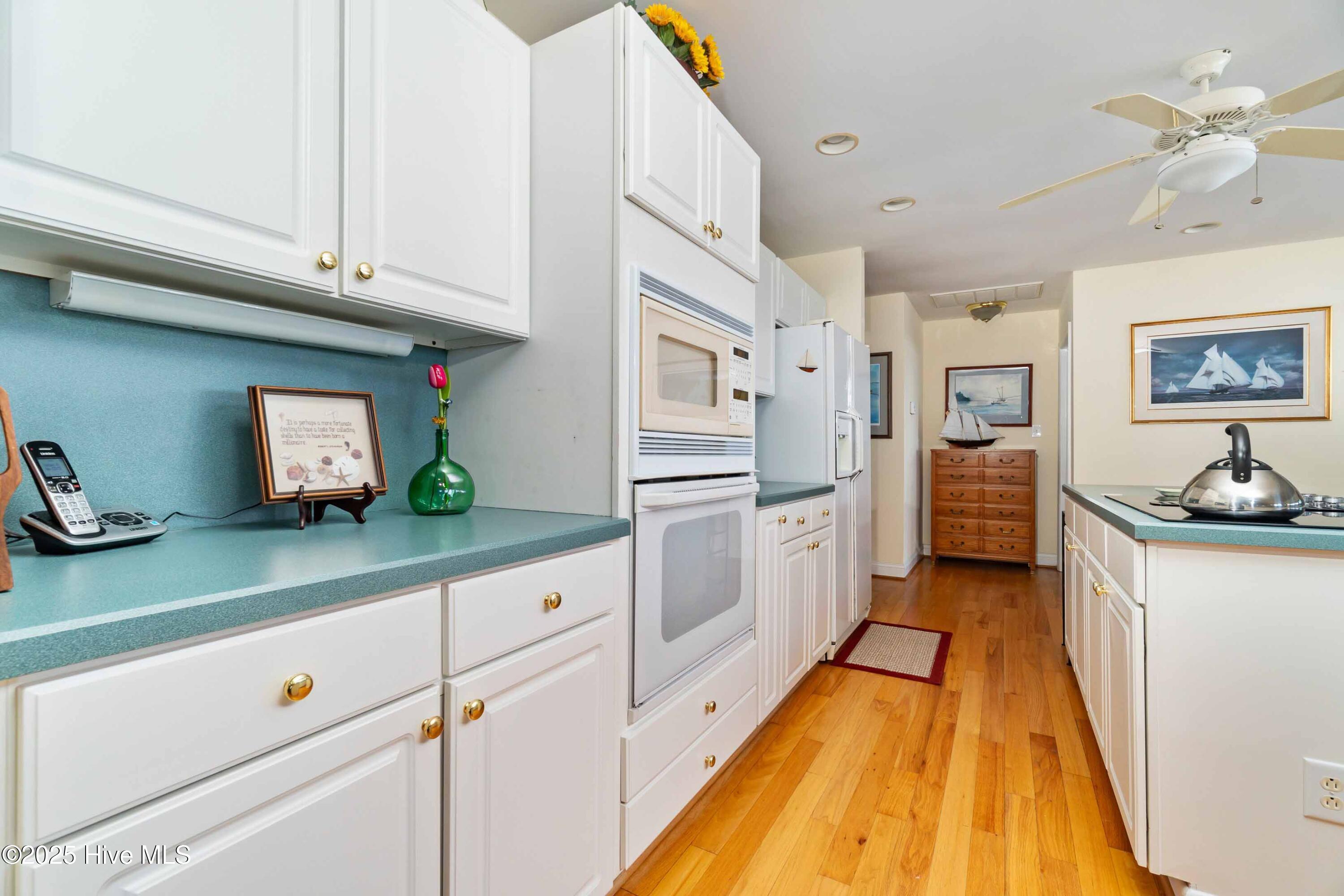 6042 Dolphin Road Property Photo 17