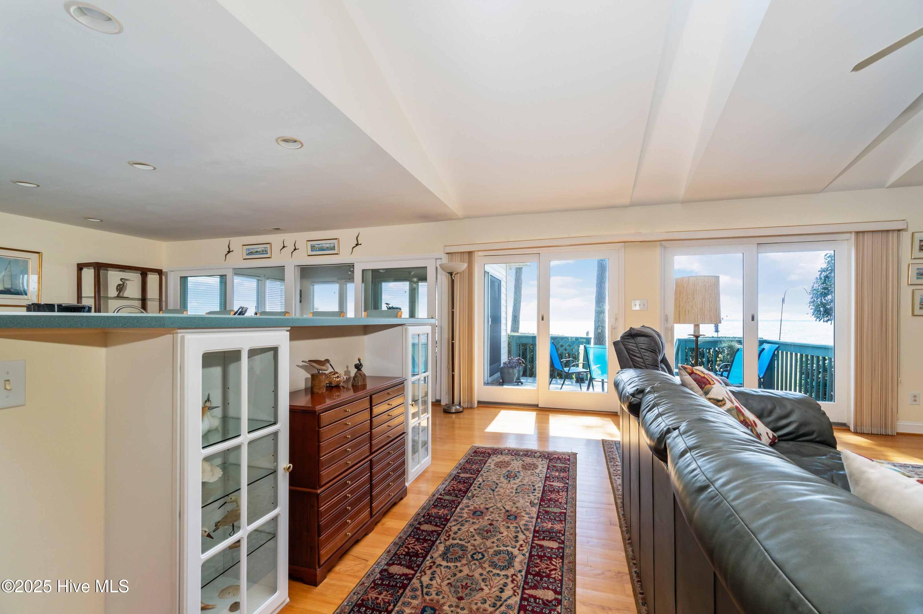 6042 Dolphin Road Property Photo 23