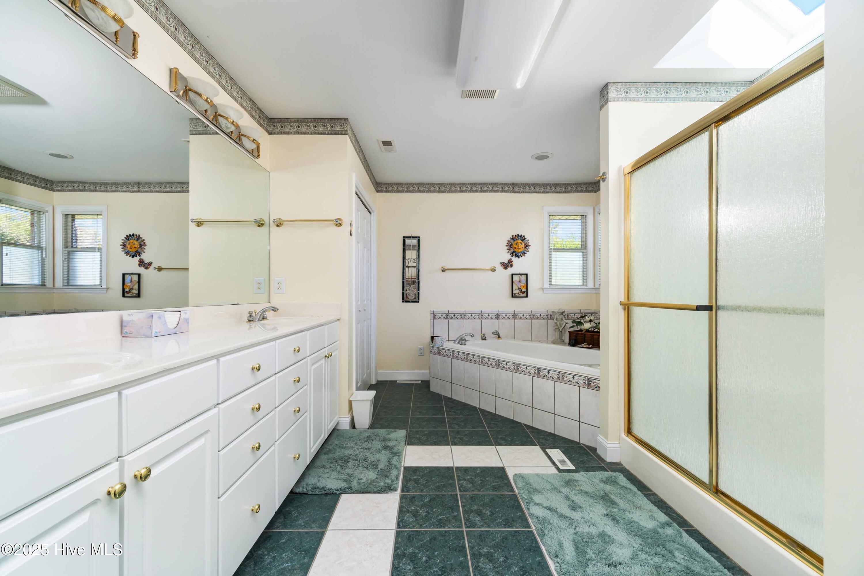 6042 Dolphin Road Property Photo 29