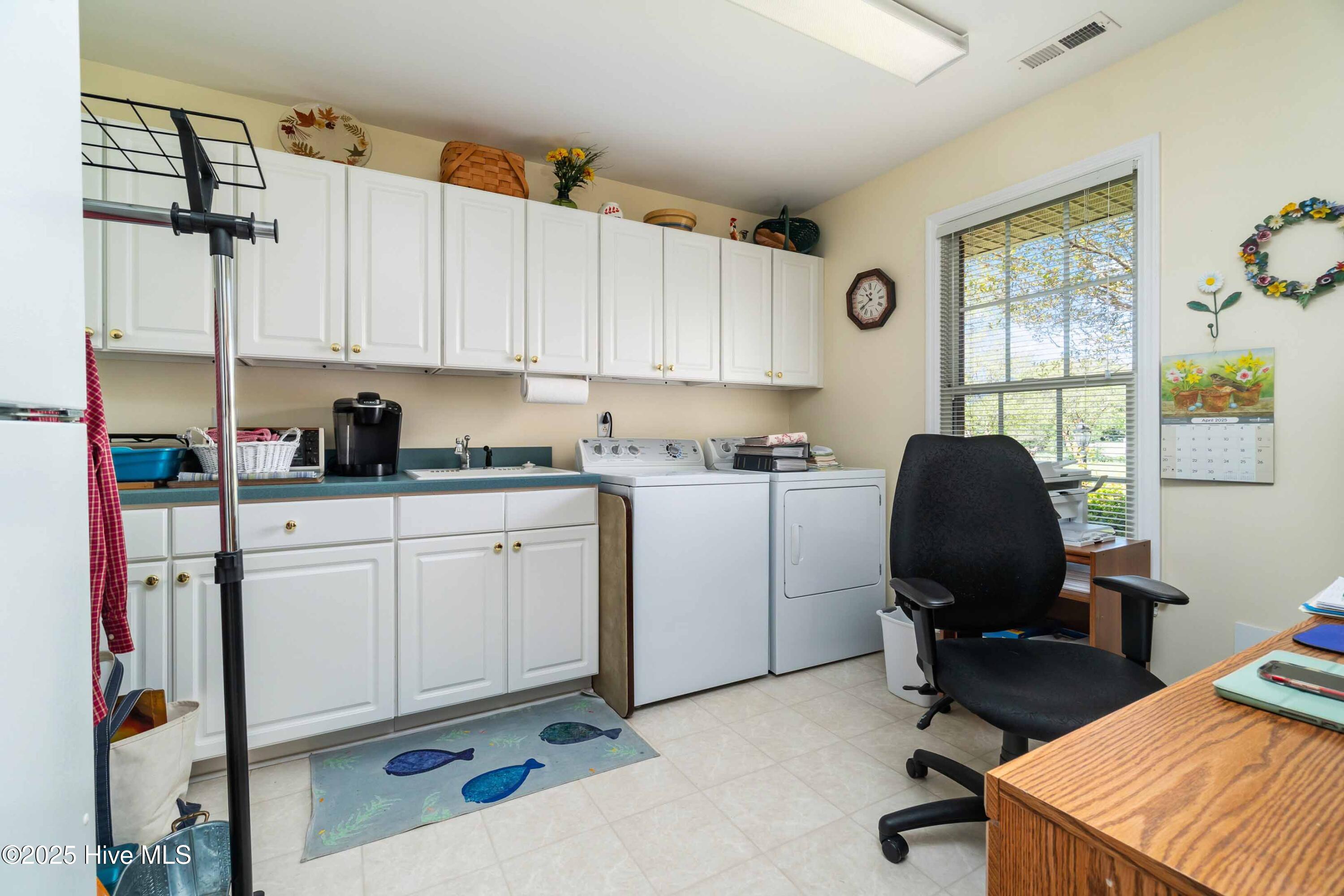 6042 Dolphin Road Property Photo 32
