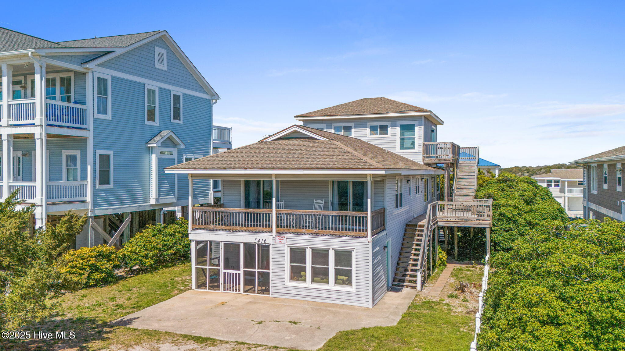 5416 W Beach Drive Property Photo 1