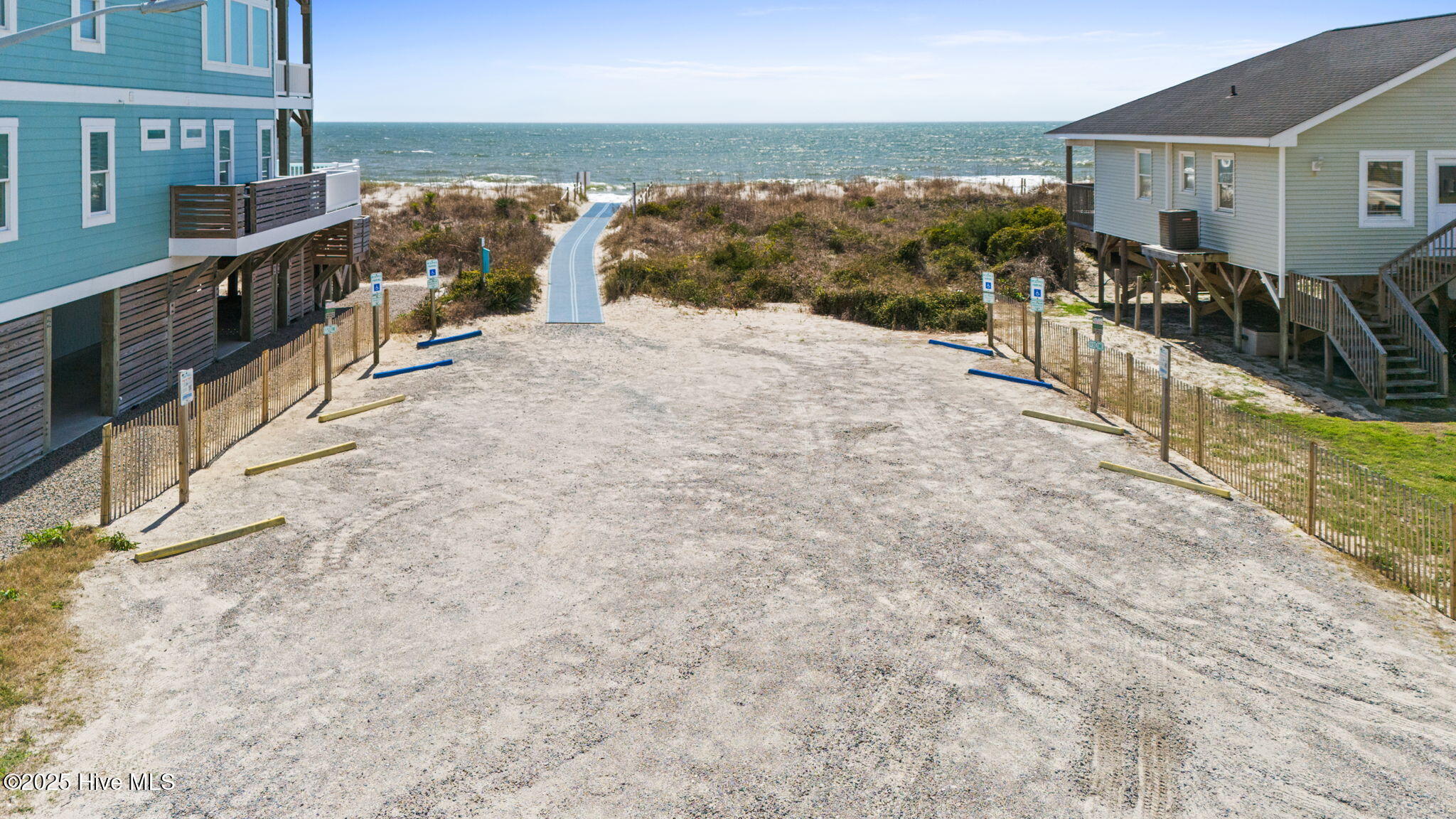 5416 W Beach Drive Property Photo 4