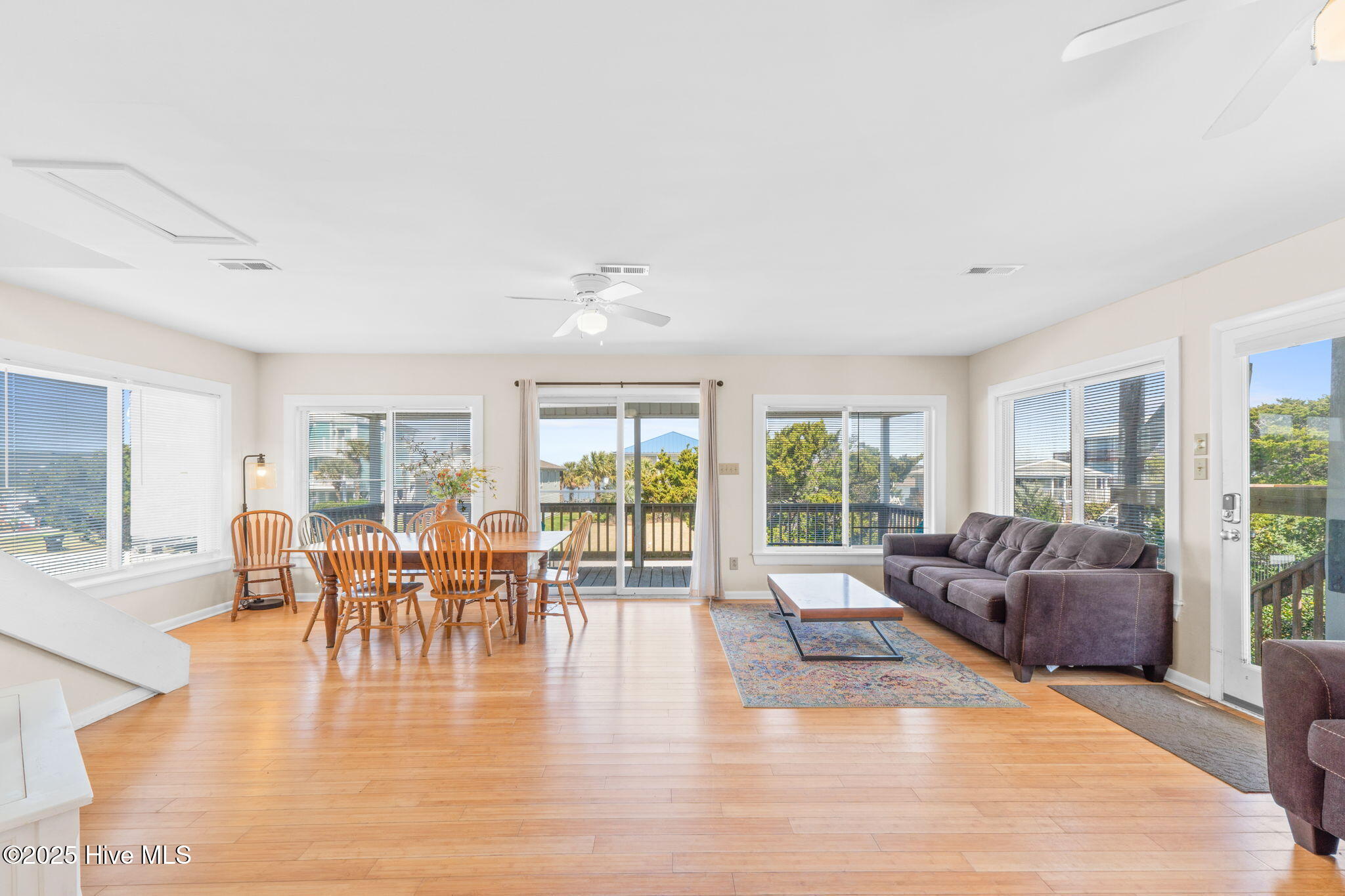 5416 W Beach Drive Property Photo 5