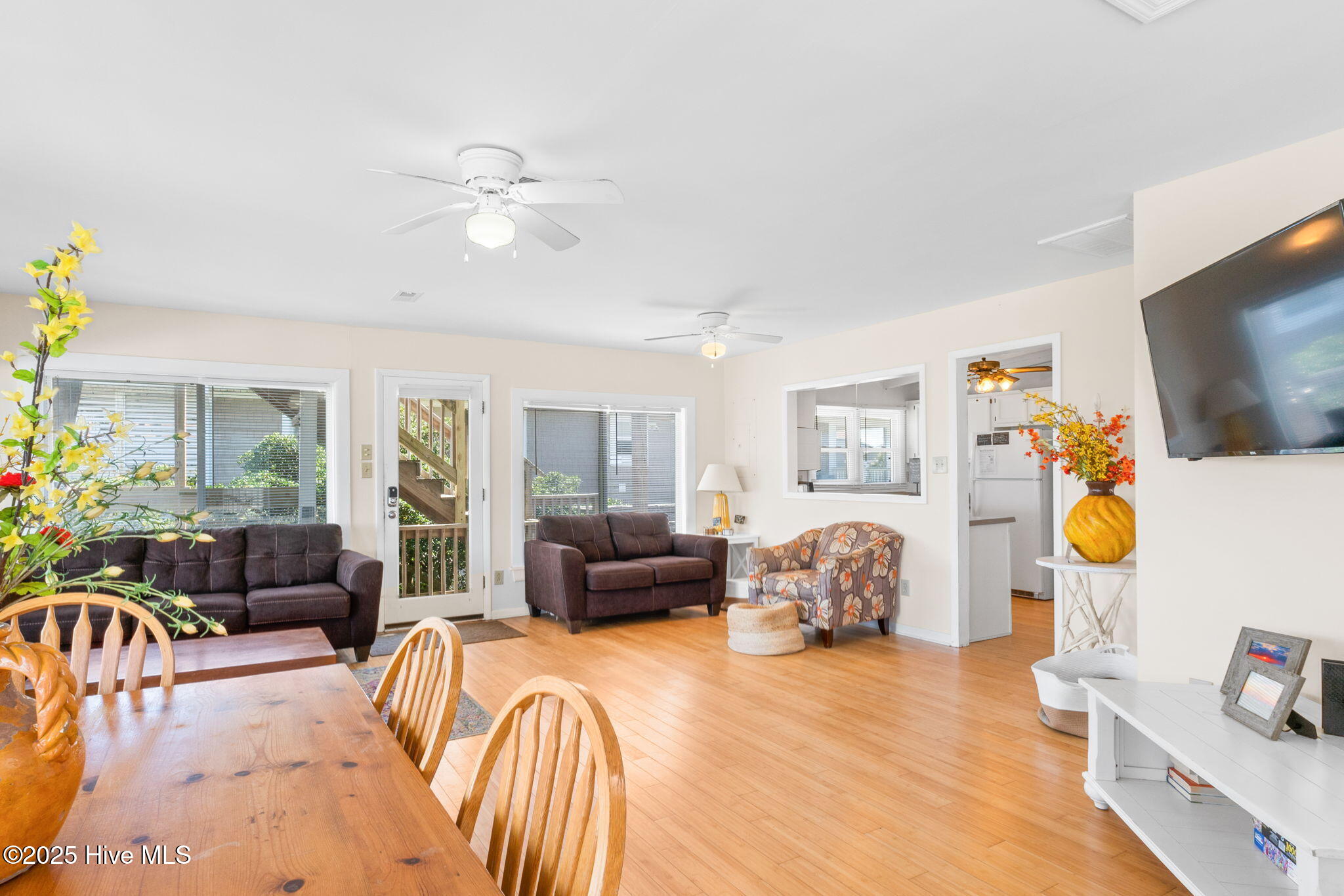 5416 W Beach Drive Property Photo 6
