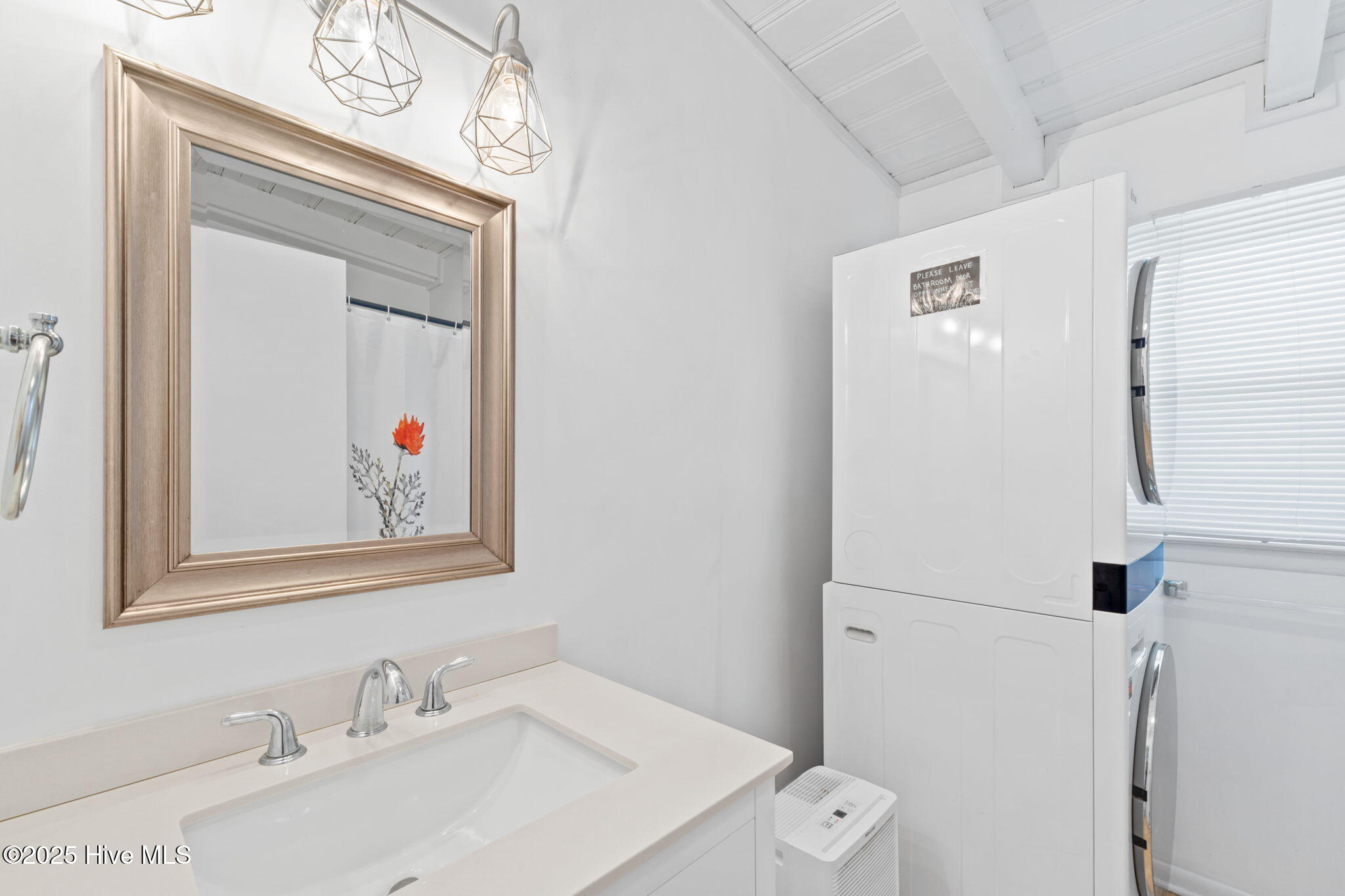5416 W Beach Drive Property Photo 17