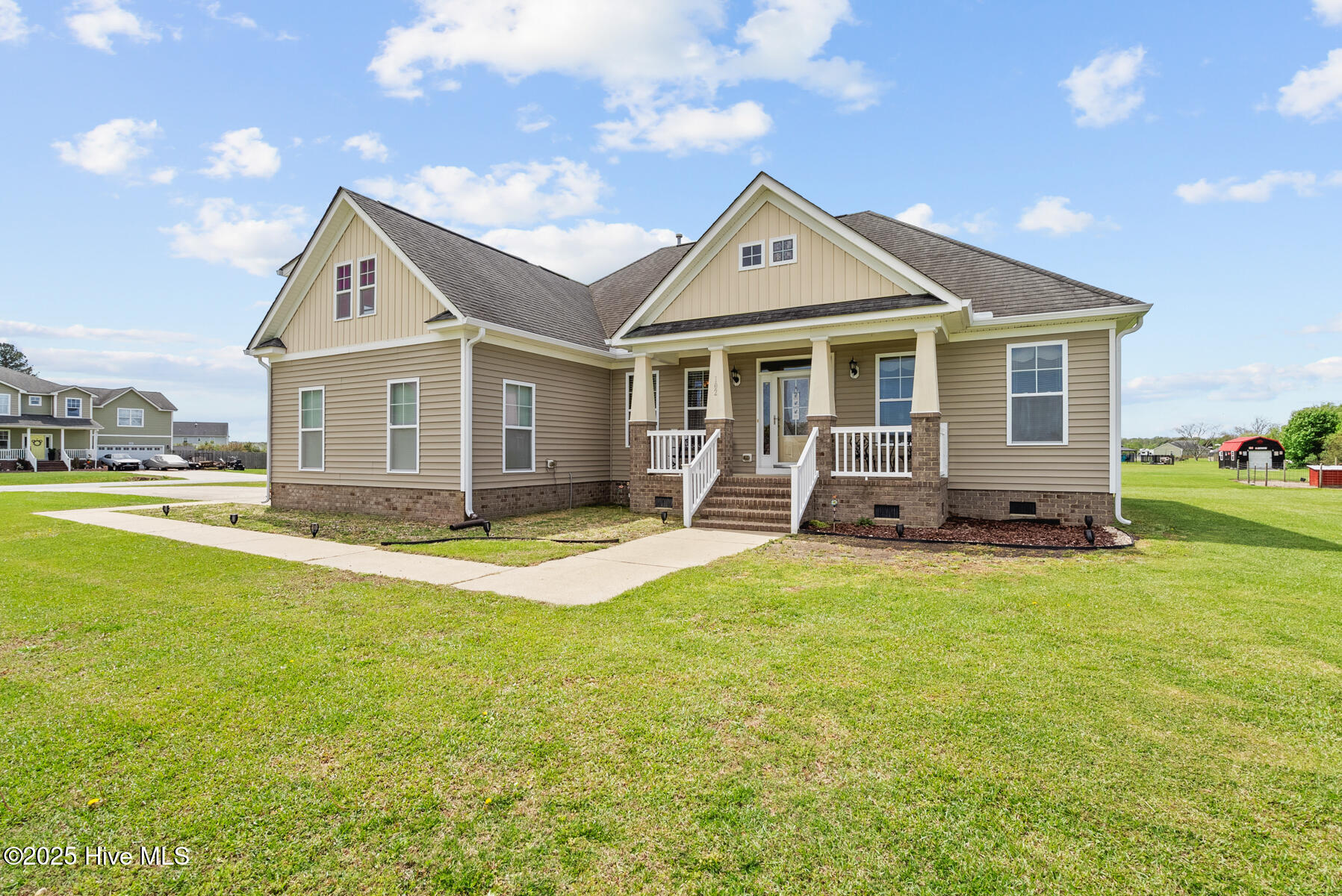 102 Creekside Lane Property Photo