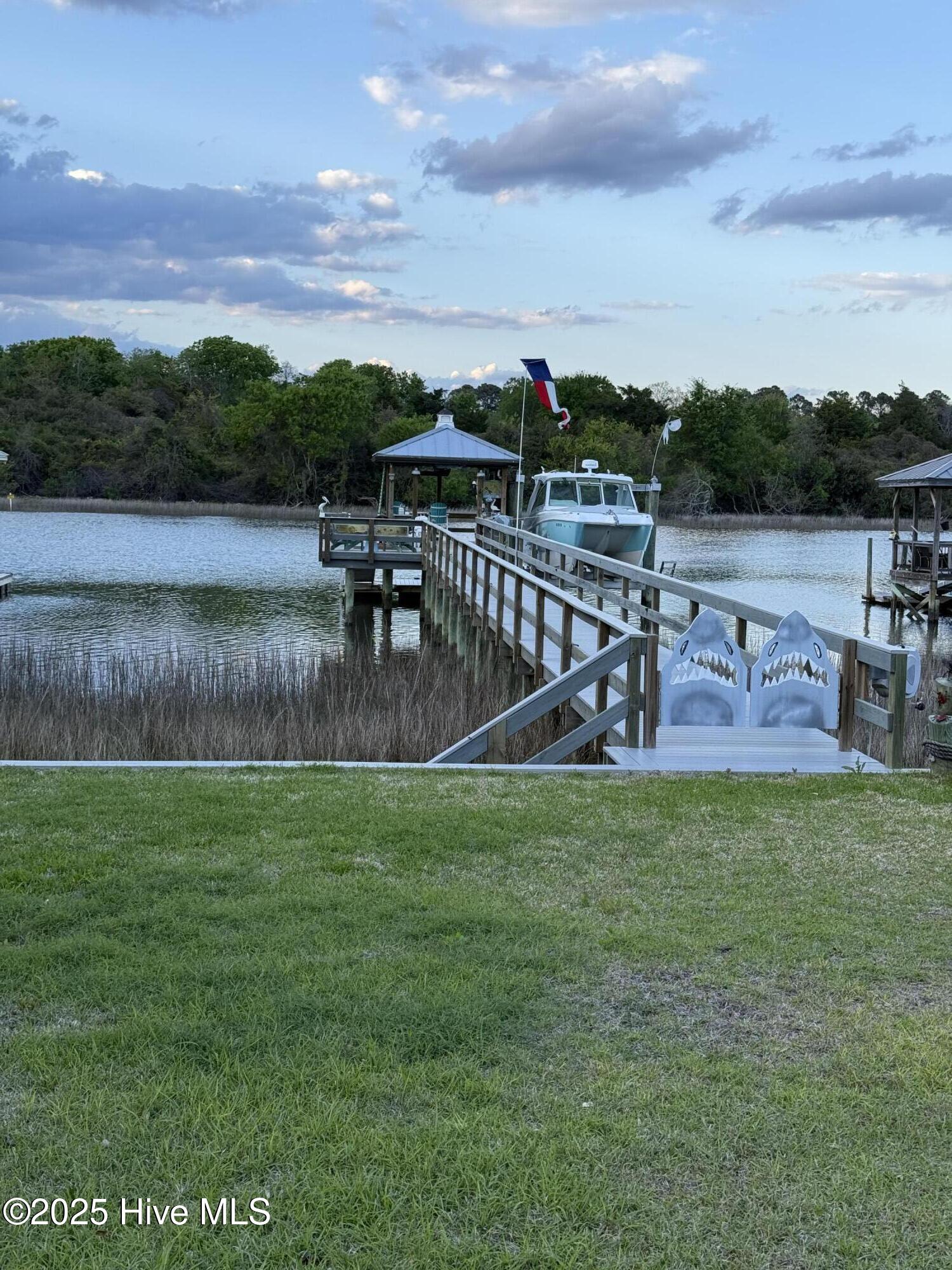 1106 E Yacht Drive Property Photo 2
