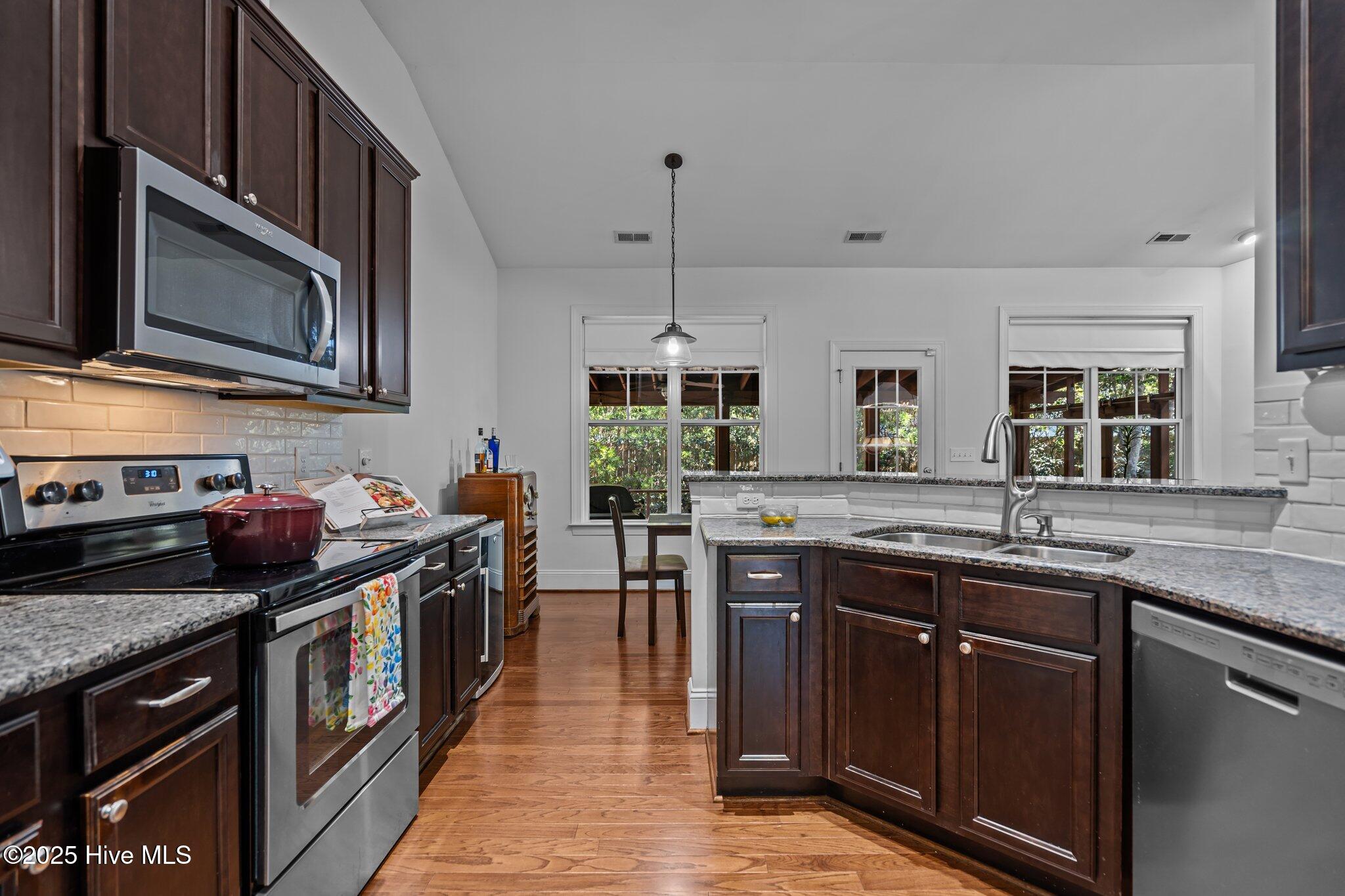 8112 Saltcedar Drive Property Photo 15