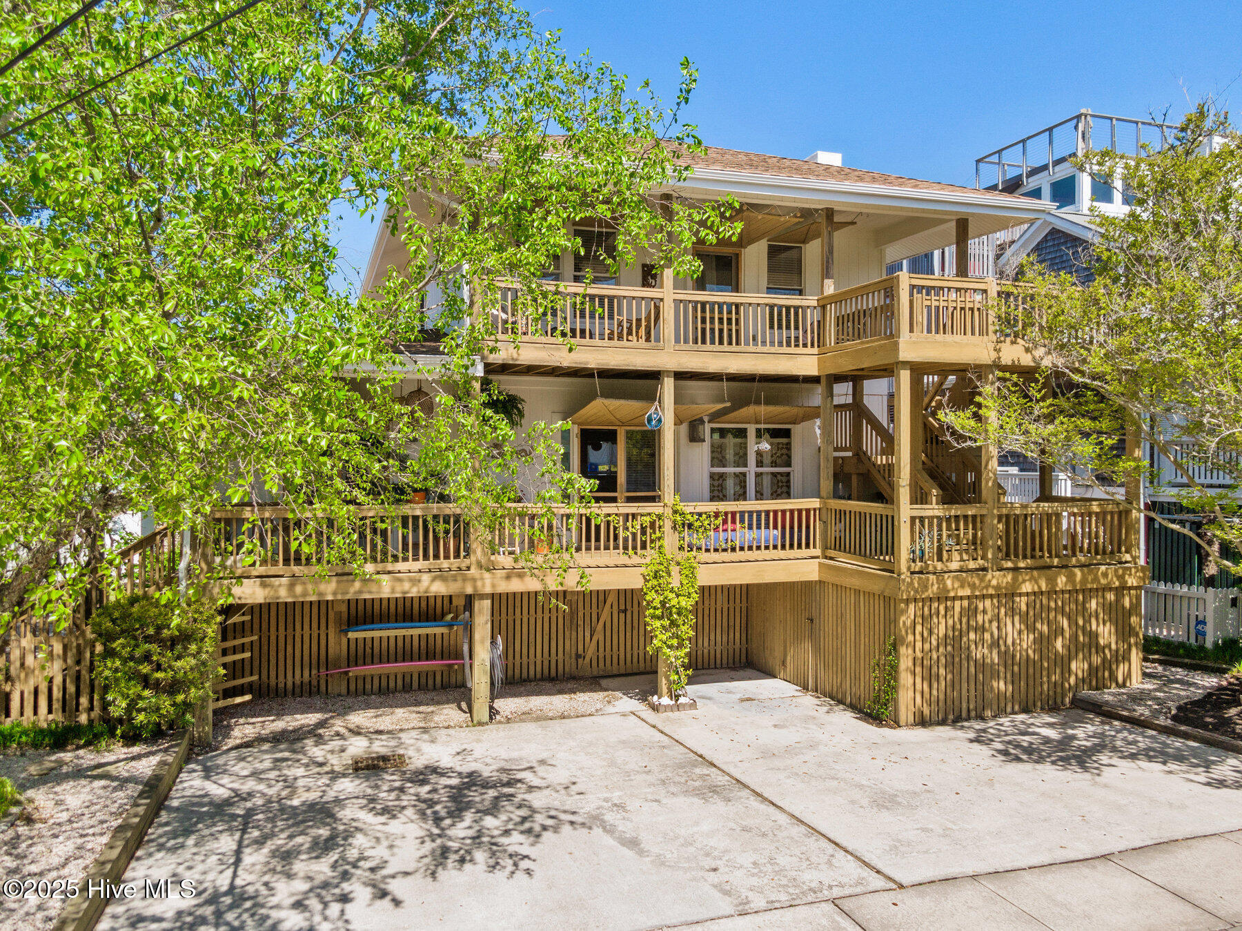 511 N Channel Drive Property Photo 2