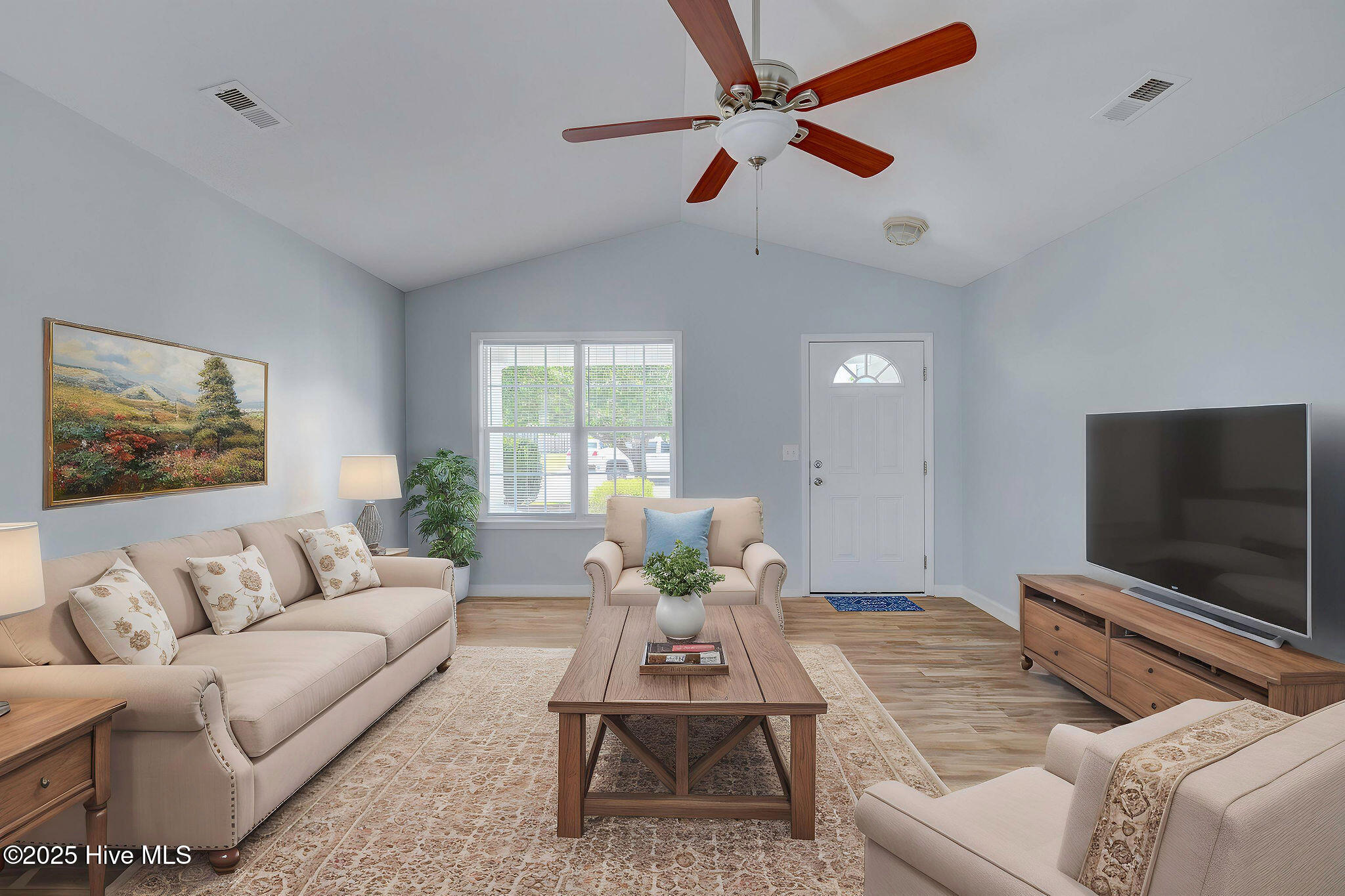 526 Montego Court Property Photo 4