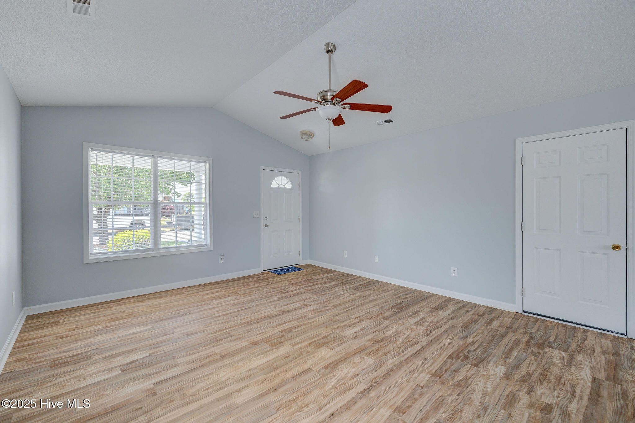 526 Montego Court Property Photo 9