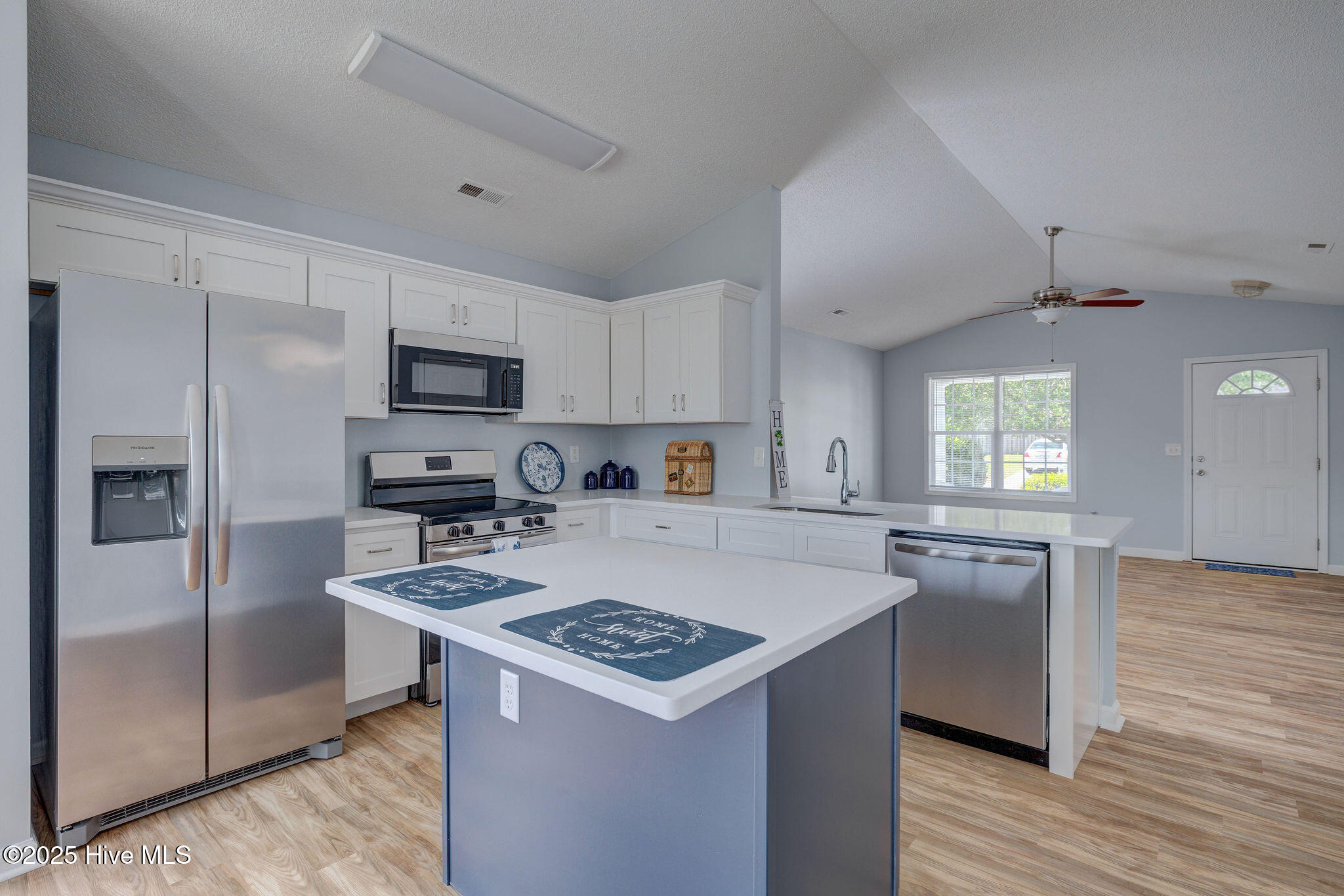 526 Montego Court Property Photo 11