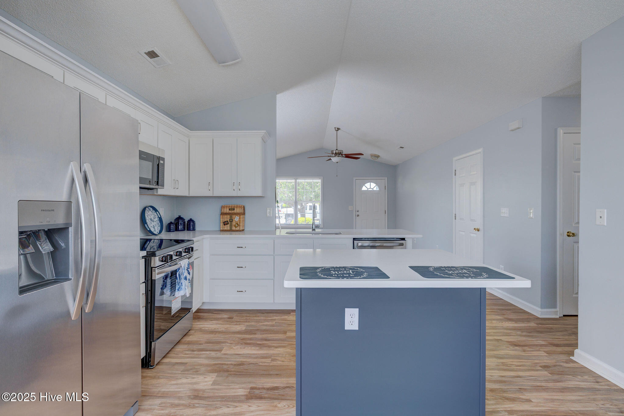 526 Montego Court Property Photo 13