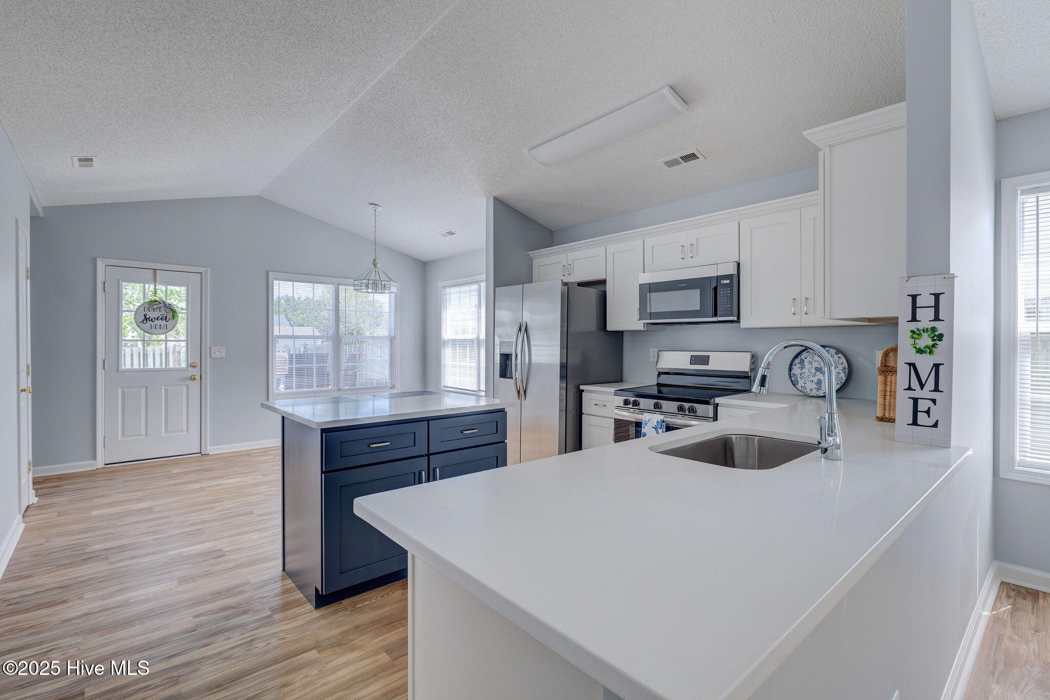 526 Montego Court Property Photo 16