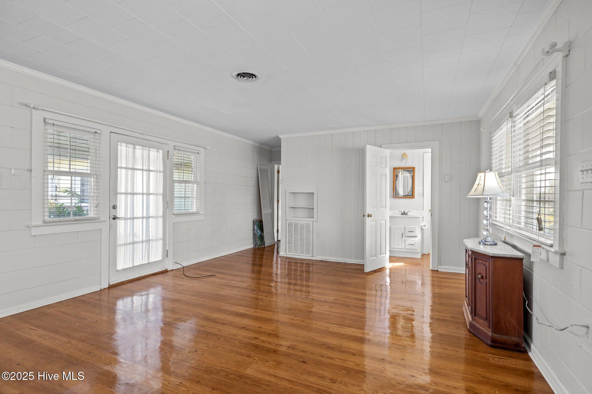 124 Bayview Boulevard Property Photo 17