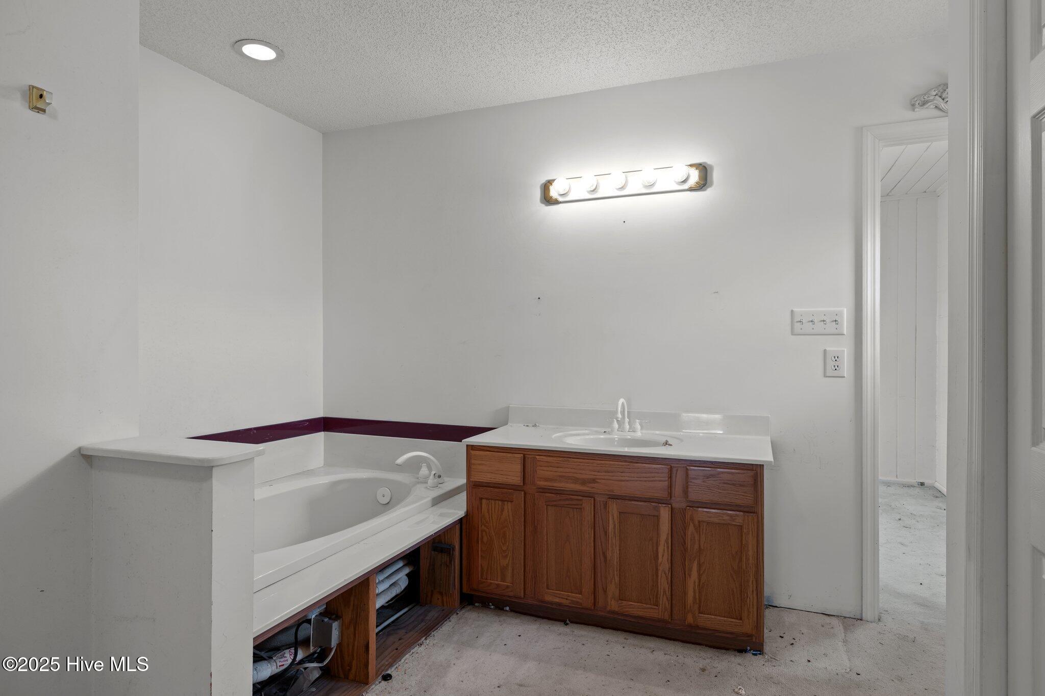 124 Bayview Boulevard Property Photo 24