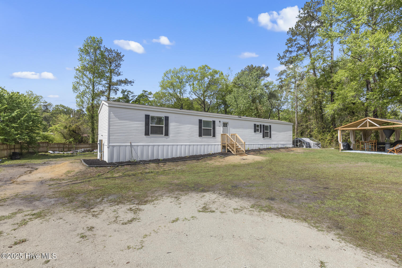 110 Benson Lane Property Photo 1