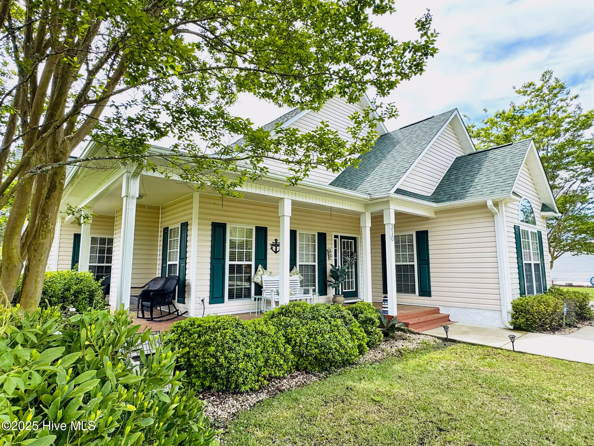 310 Divot Court Property Photo 2