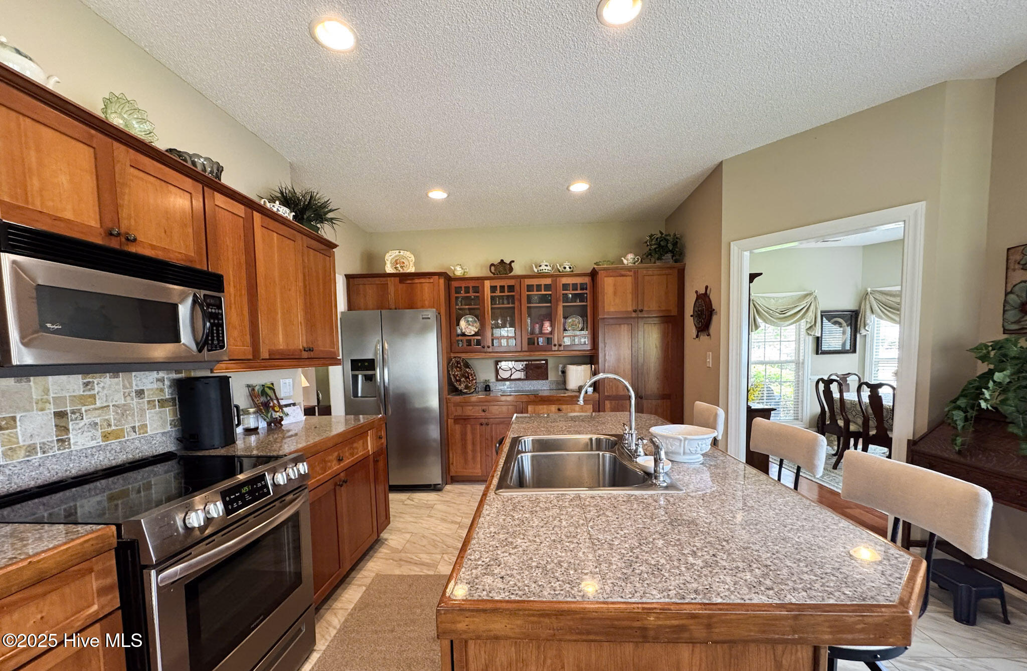310 Divot Court Property Photo 7