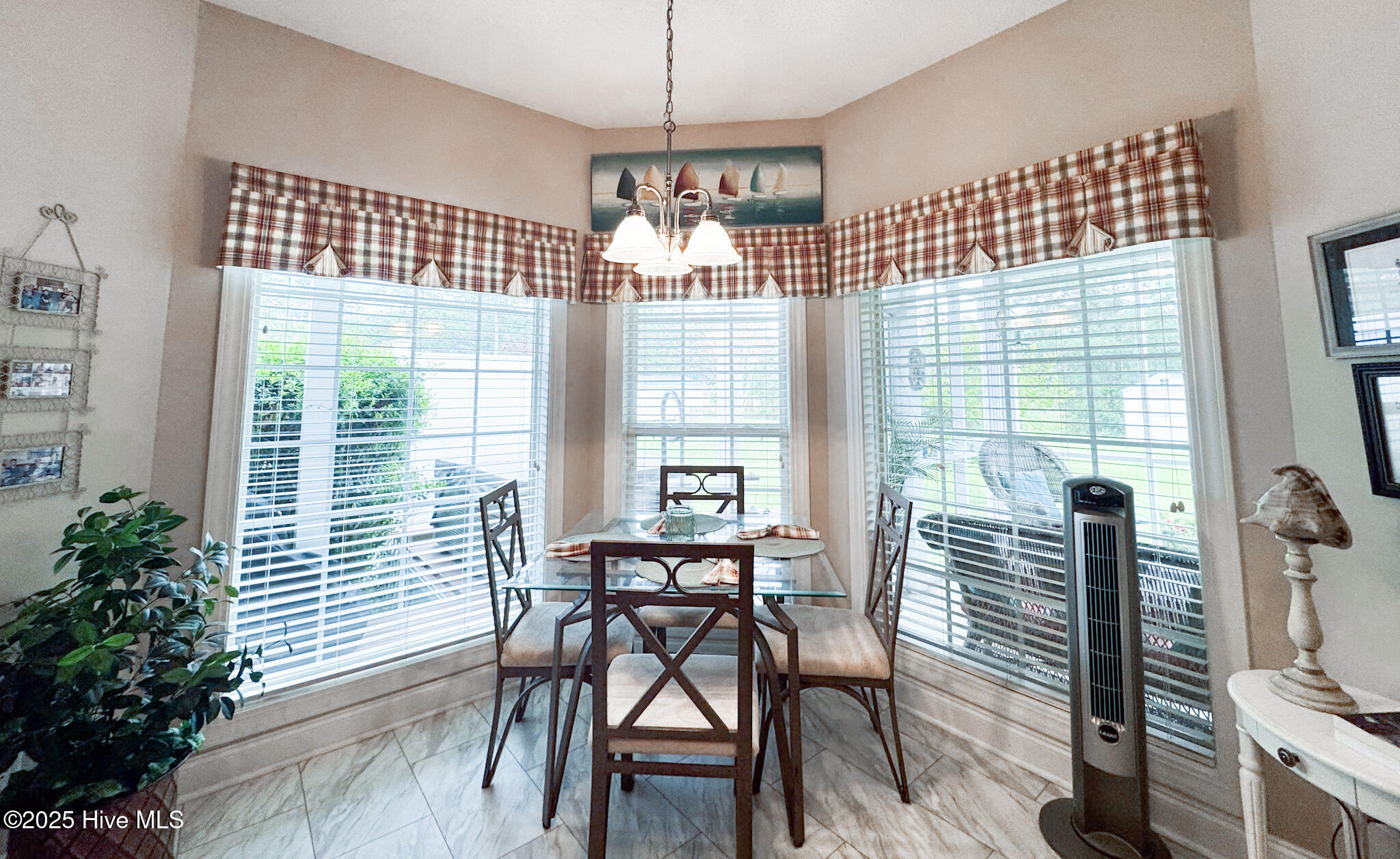 310 Divot Court Property Photo 10