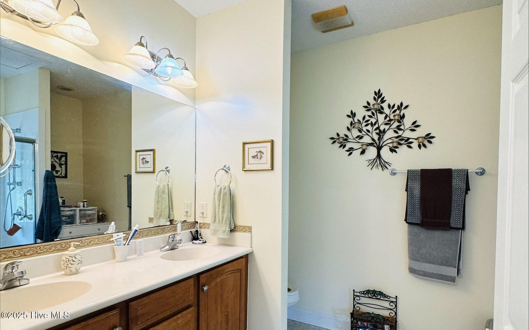 310 Divot Court Property Photo 13