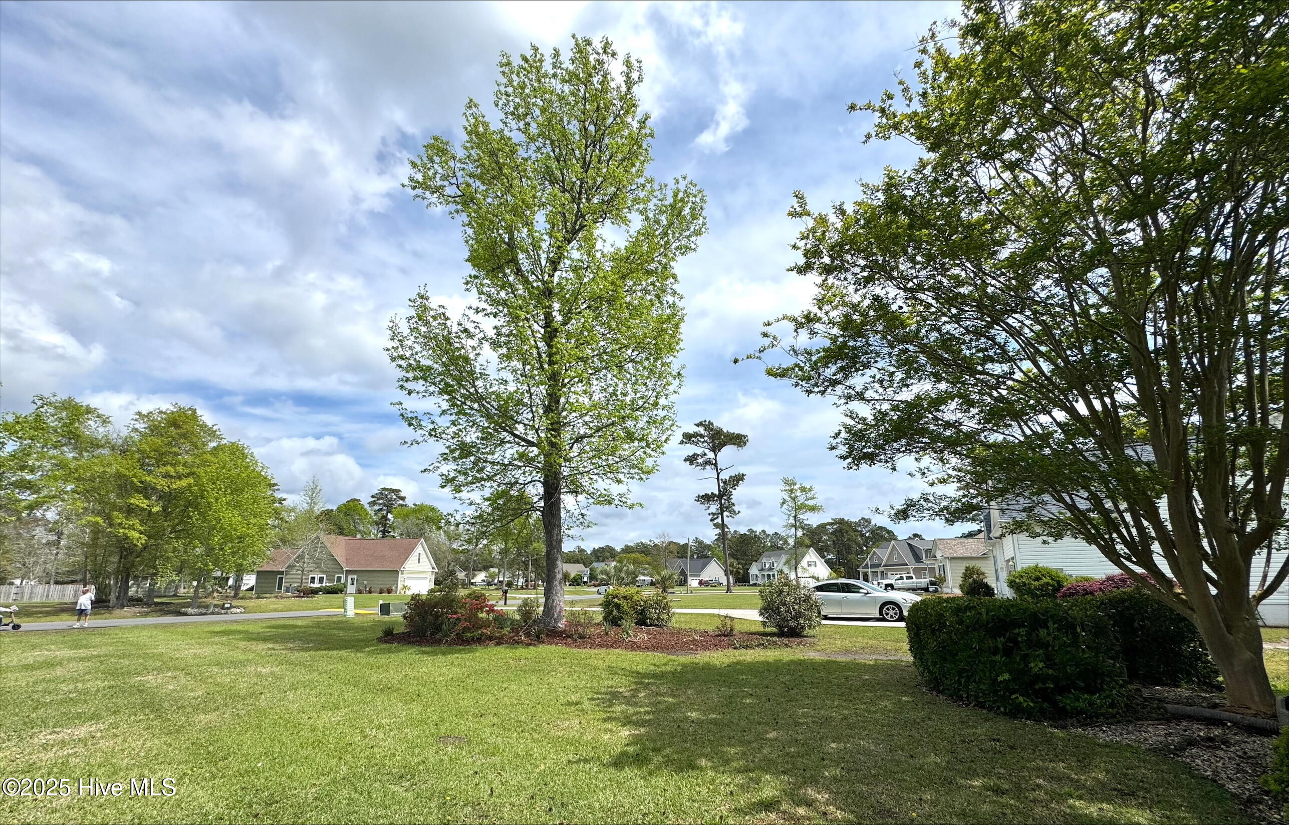 310 Divot Court Property Photo 24