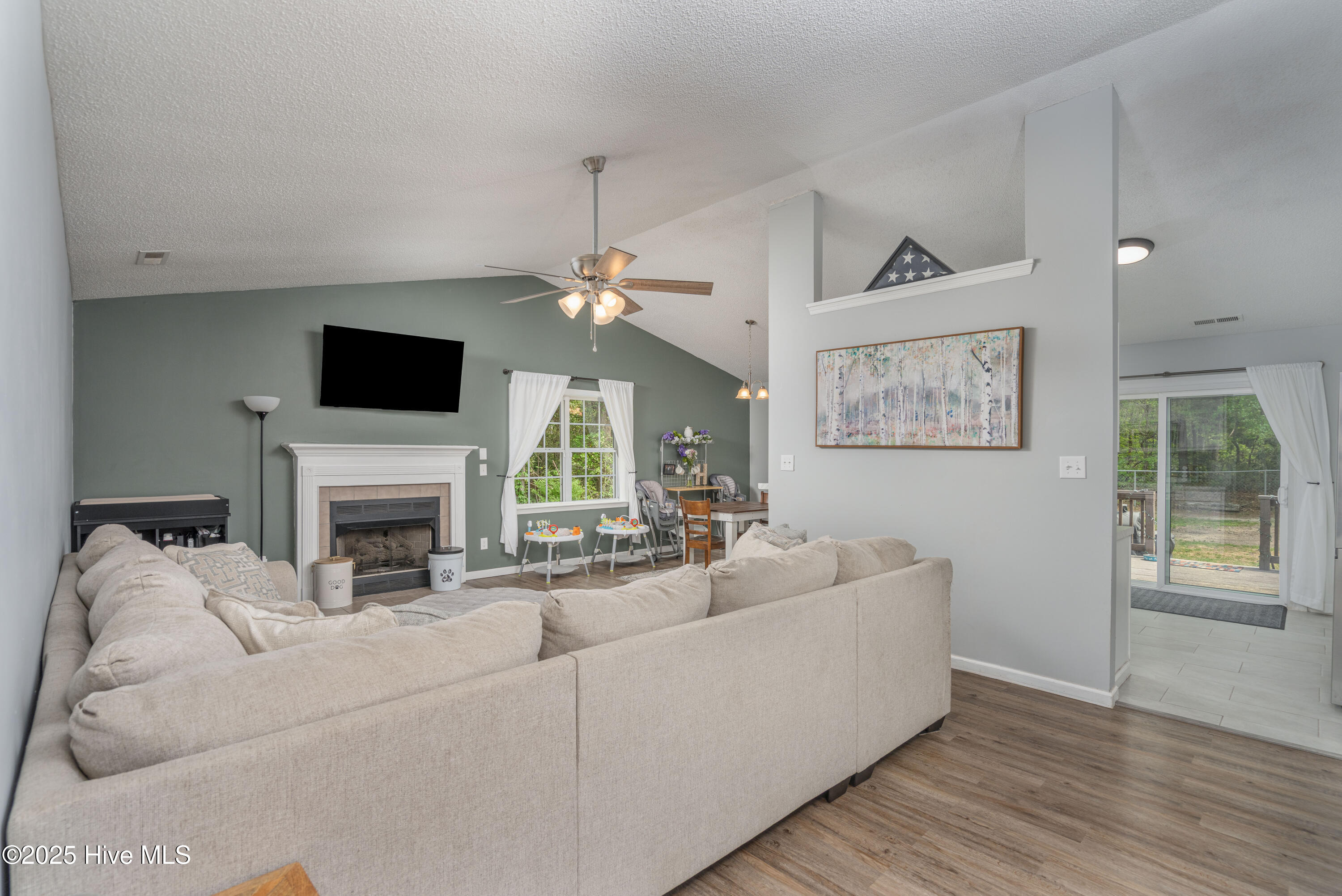 100 Remington Drive Property Photo 3