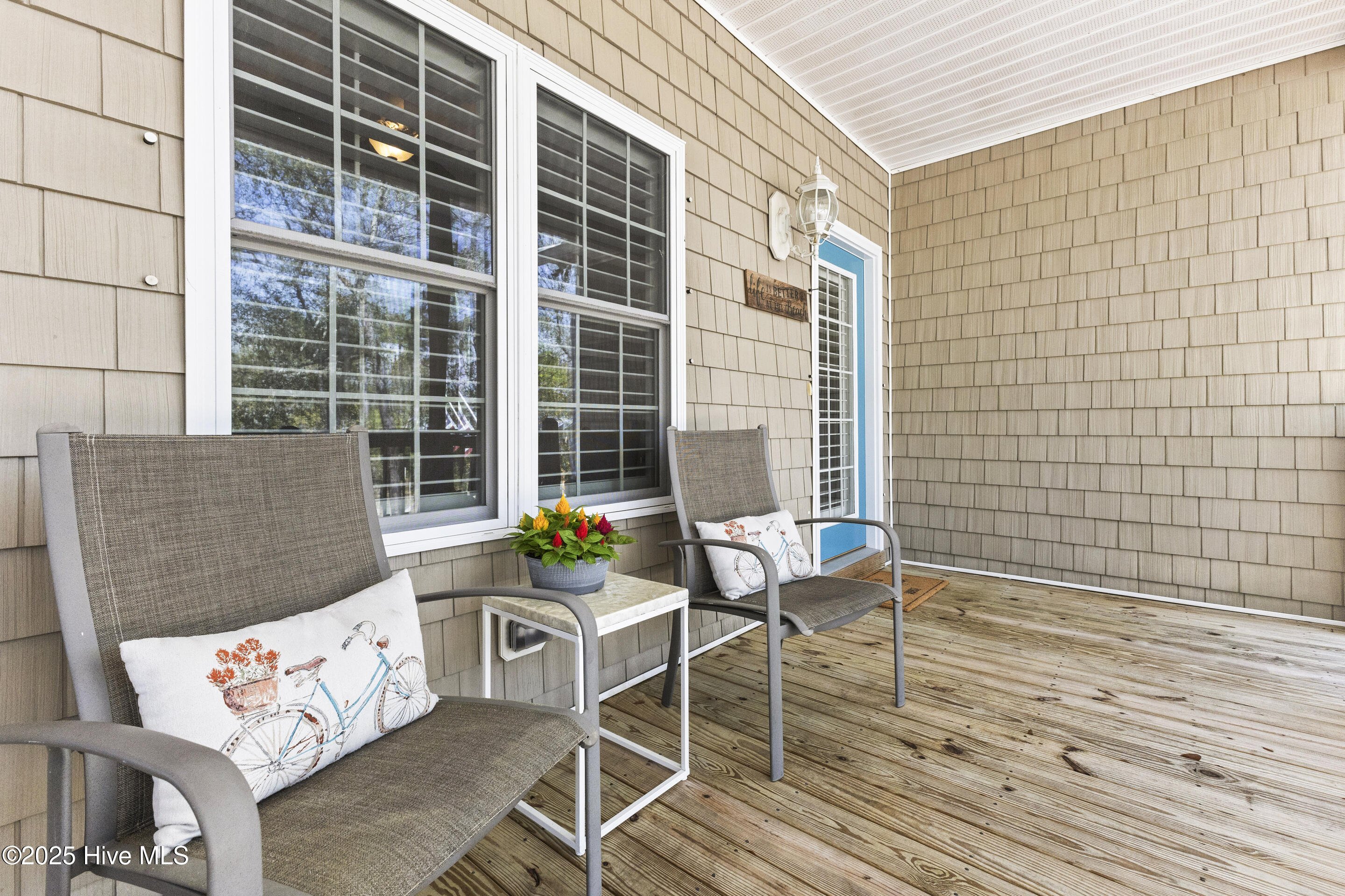1701 W Oak Island Drive Property Photo 6