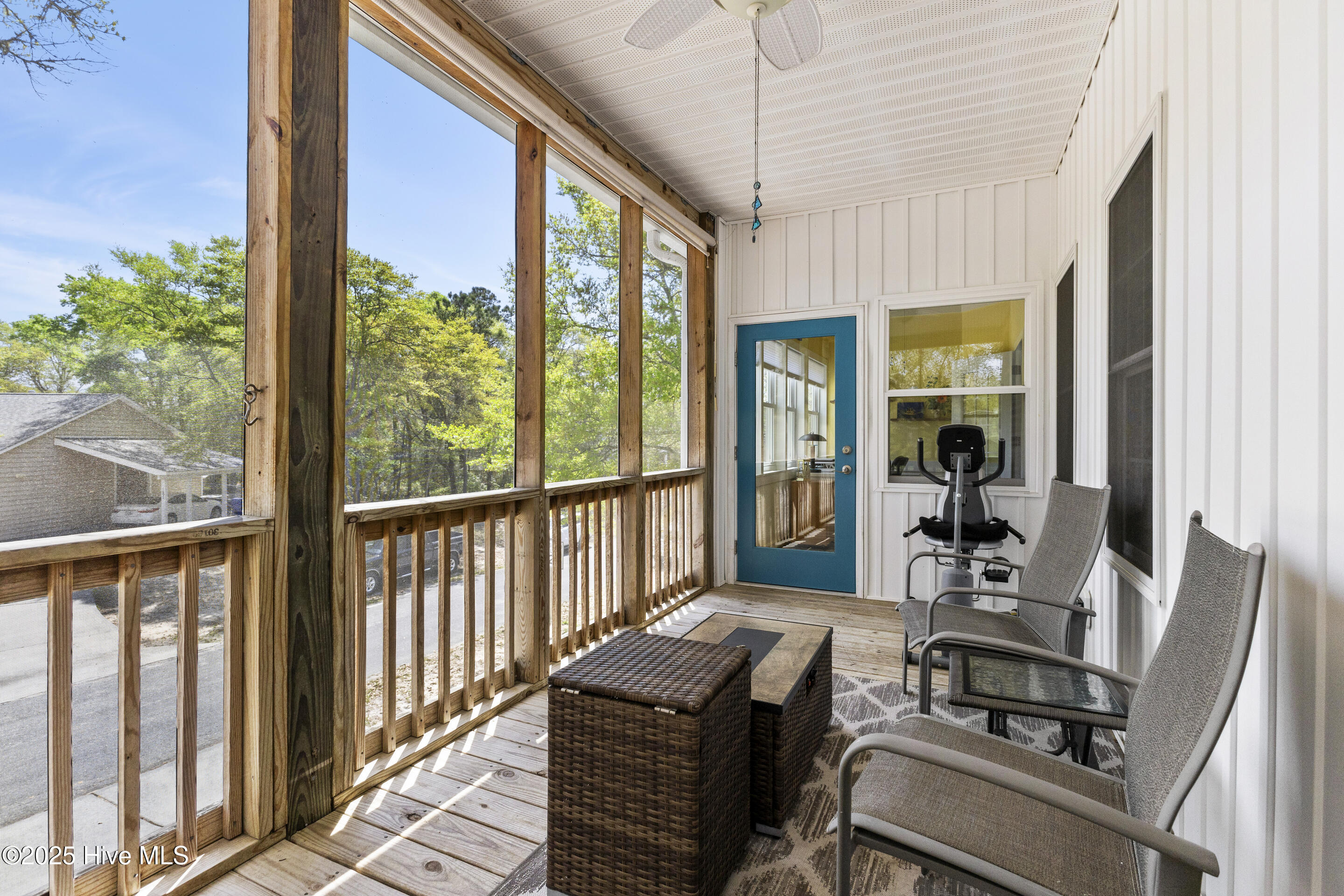 1701 W Oak Island Drive Property Photo 9