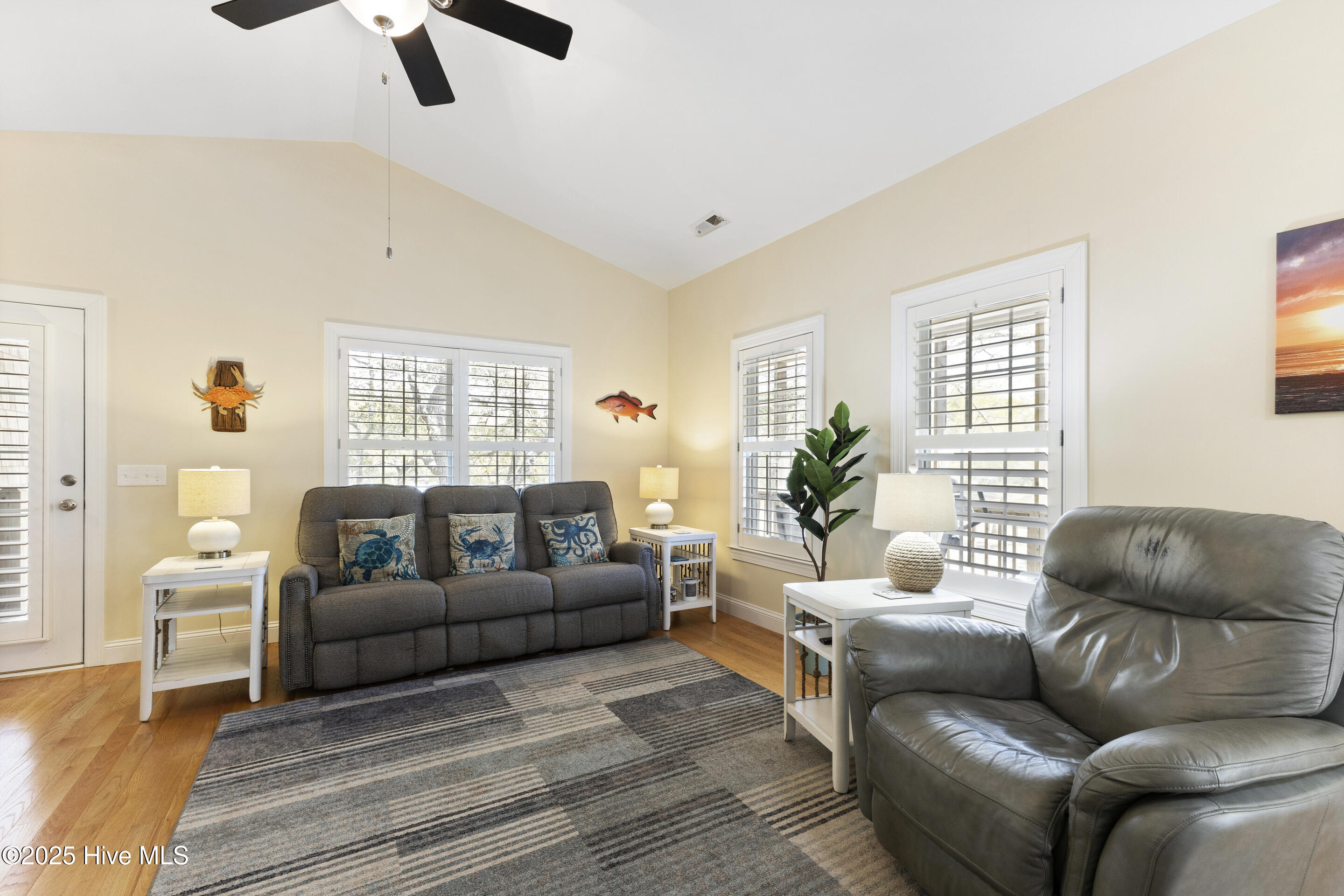 1701 W Oak Island Drive Property Photo 11