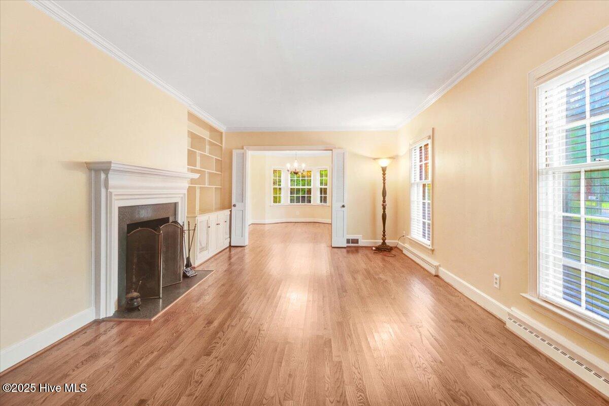 1806 E Walnut Street Property Photo 8