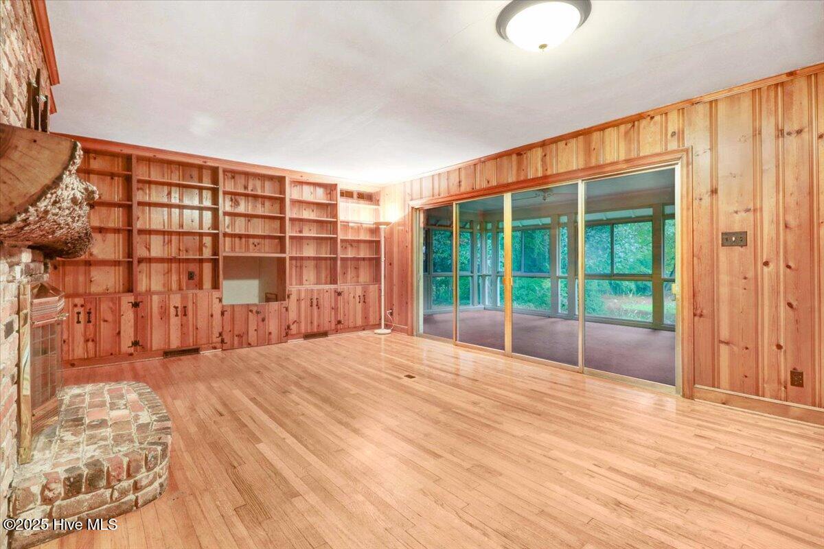 1806 E Walnut Street Property Photo 16