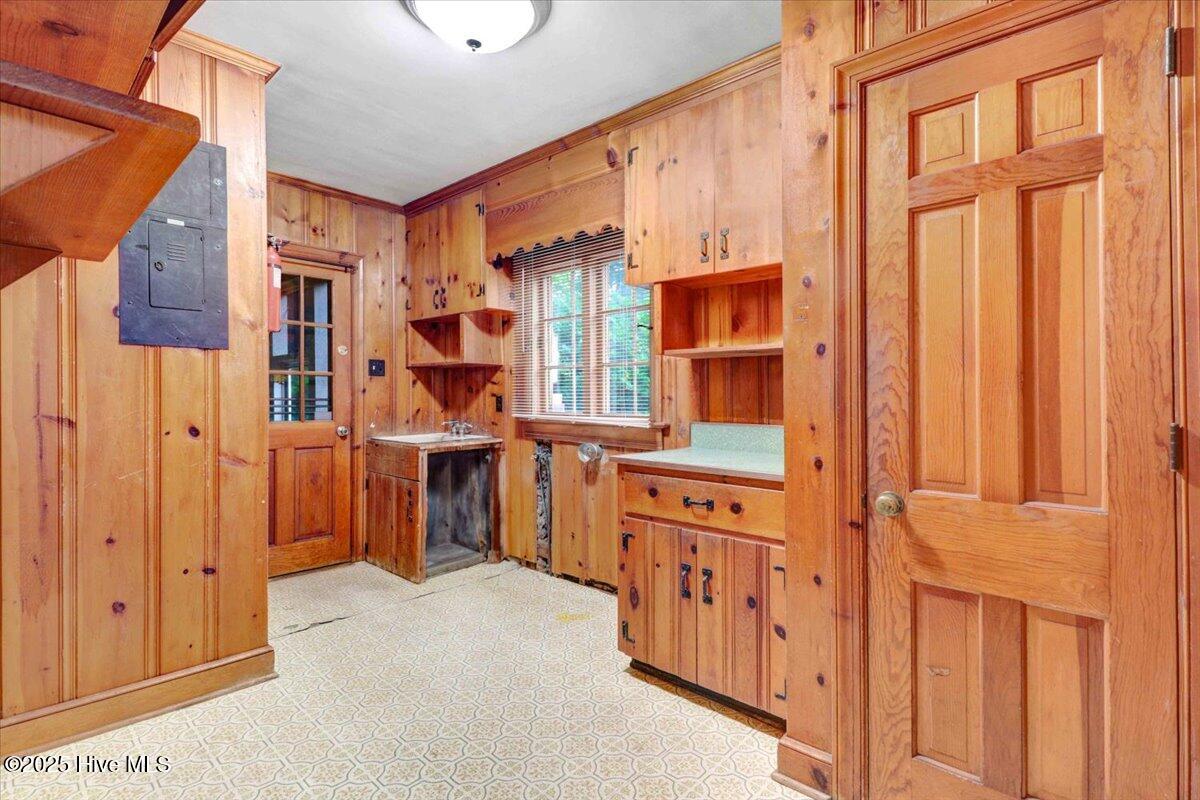 1806 E Walnut Street Property Photo 19