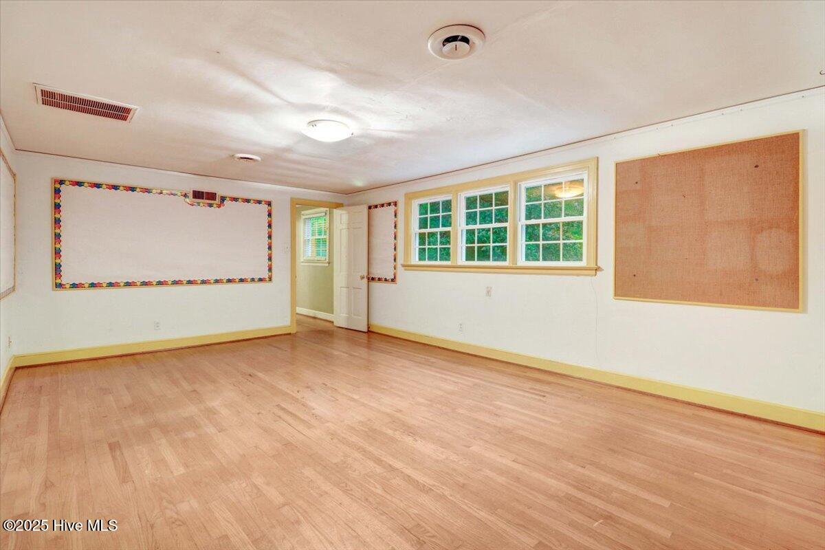 1806 E Walnut Street Property Photo 27