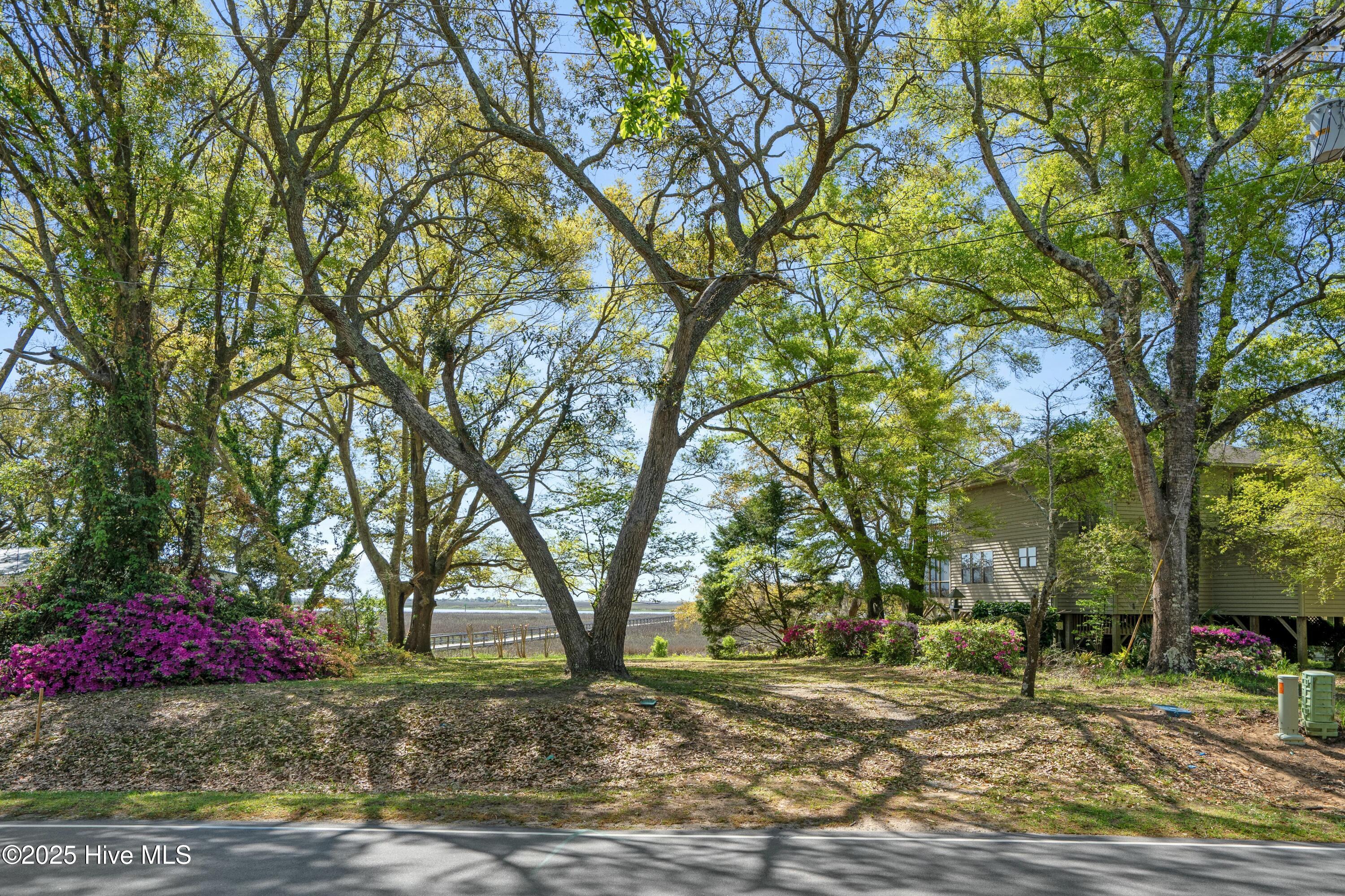 703 26 Shoreline Drive W Property Photo 1