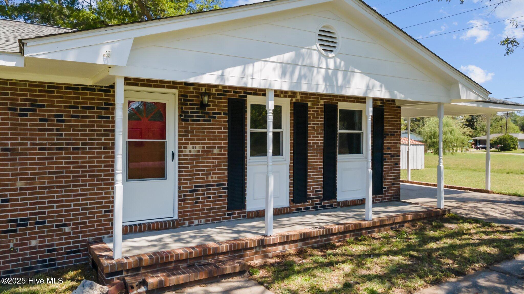 21 Edith Drive Property Photo 2