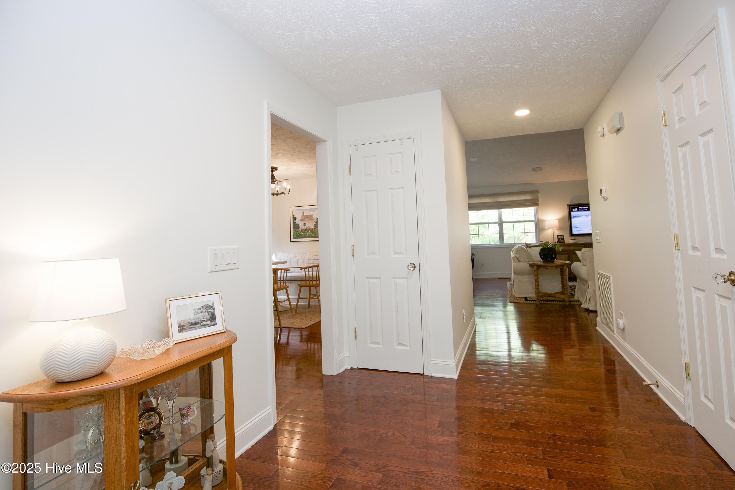 1108 Hardister Street Property Photo 5
