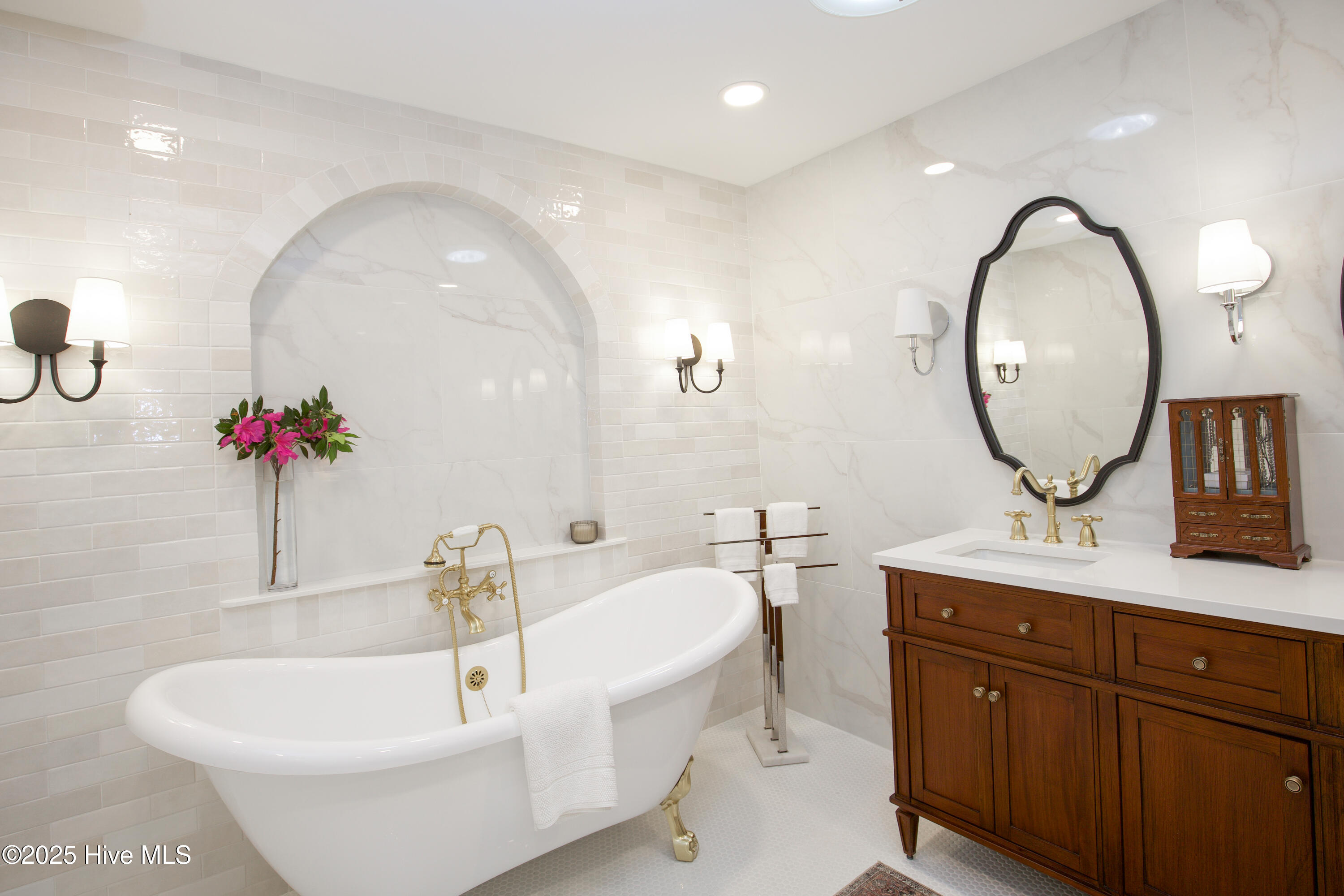 1108 Hardister Street Property Photo 11