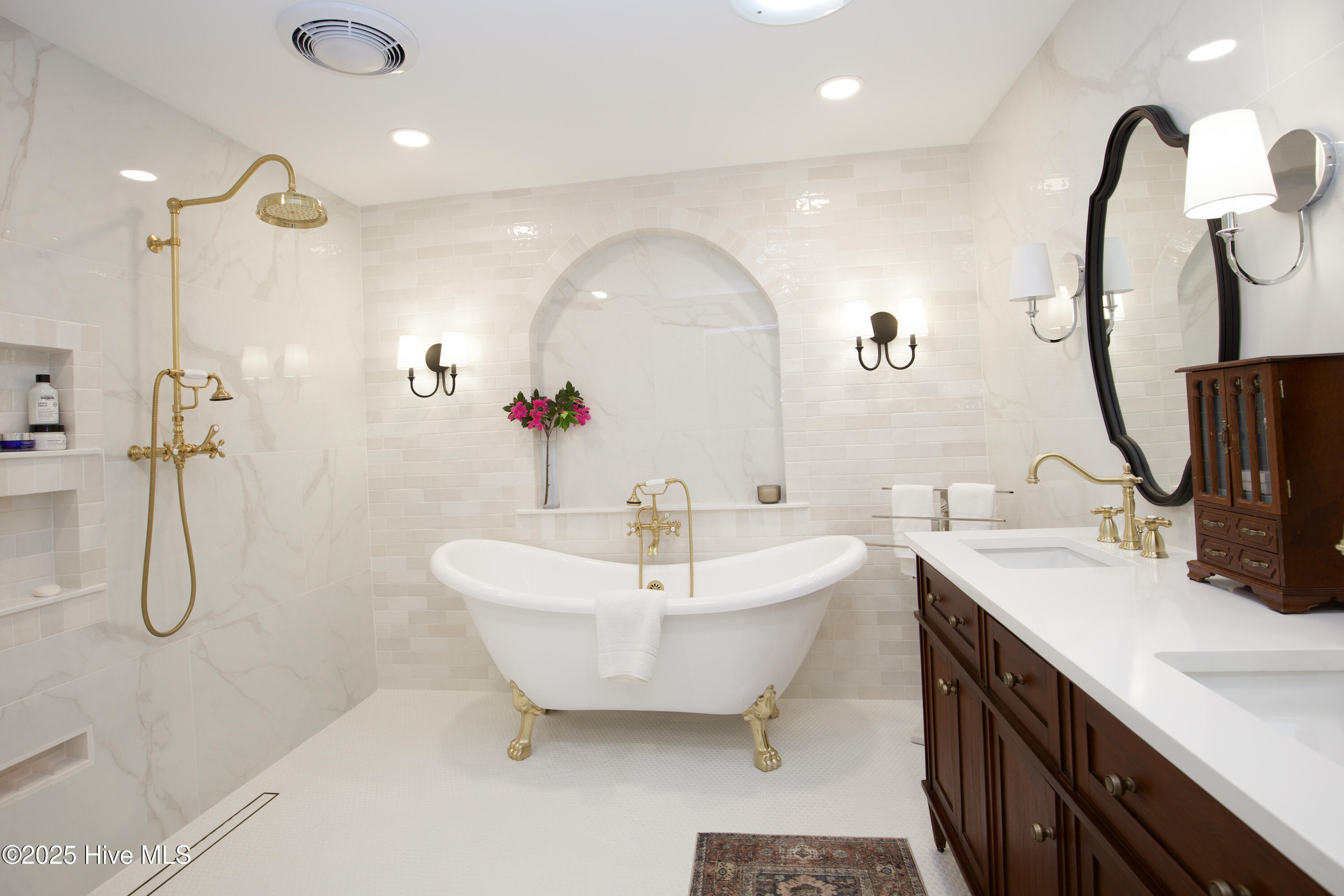 1108 Hardister Street Property Photo 13